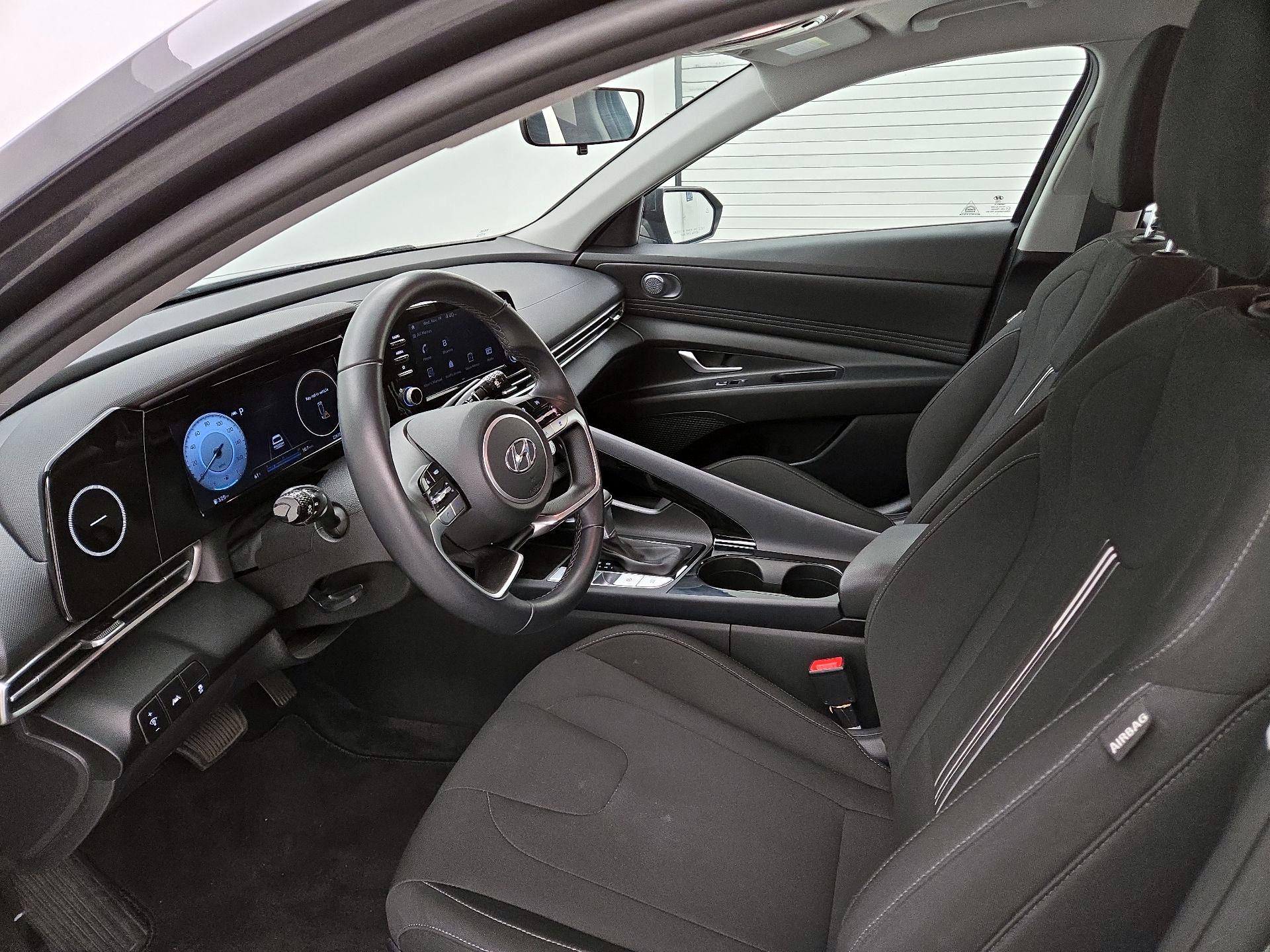 Thumbnail: 2022 Hyundai Elantra - 11