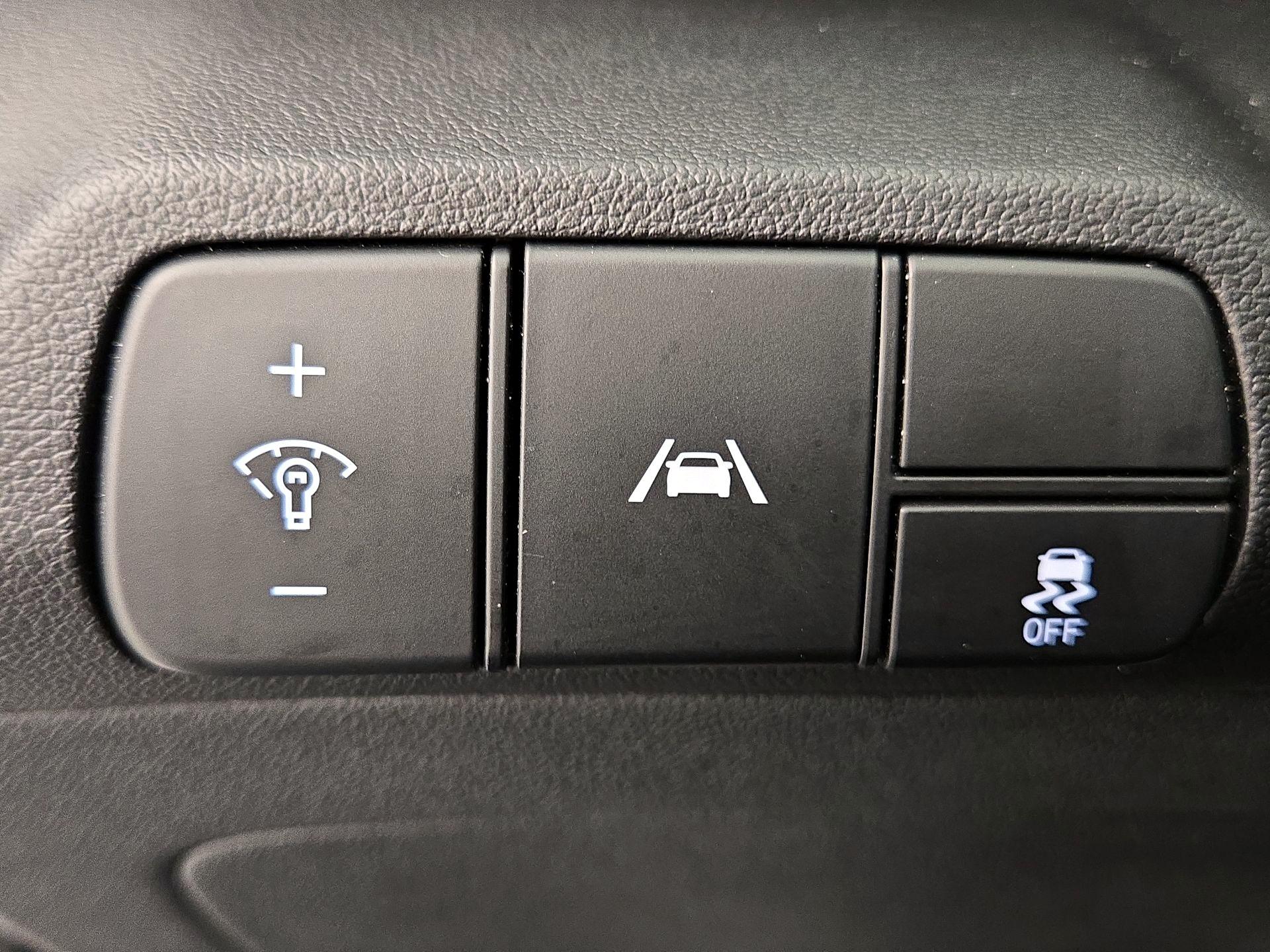 Thumbnail: 2022 Hyundai Elantra - 13