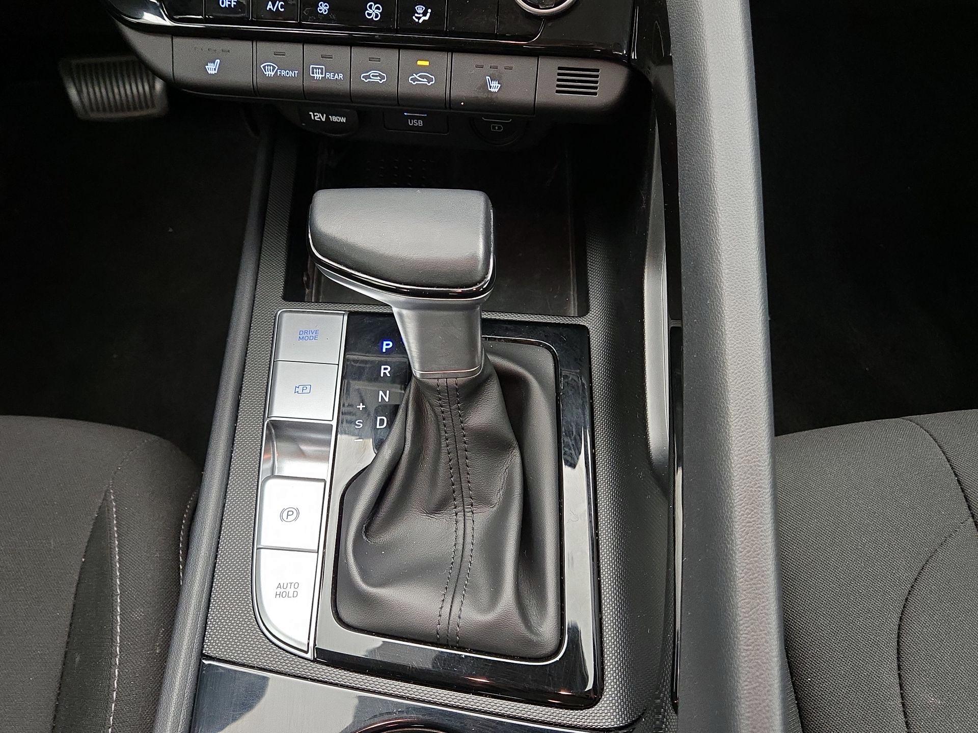 Thumbnail: 2022 Hyundai Elantra - 17