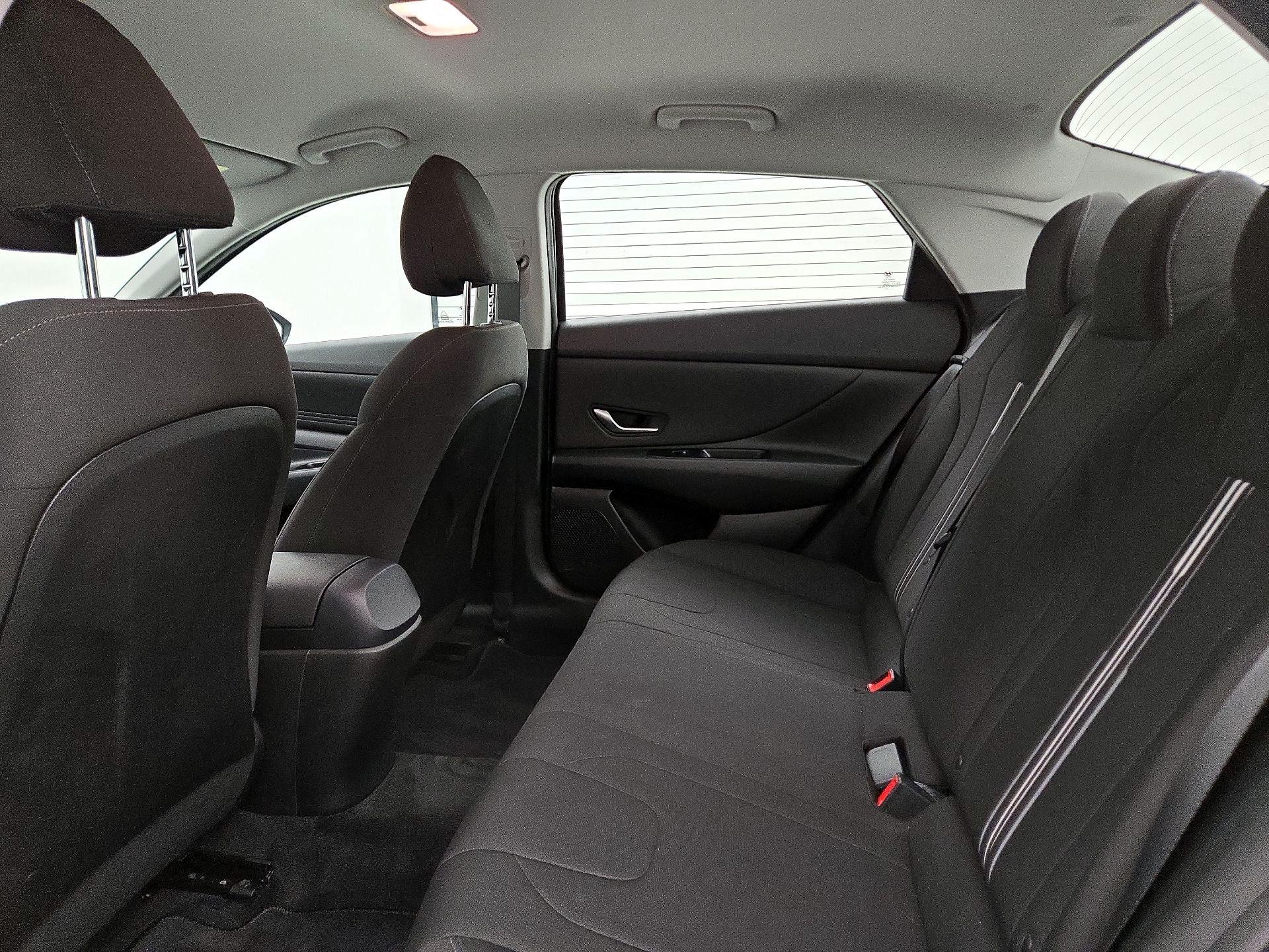 Thumbnail: 2022 Hyundai Elantra - 19