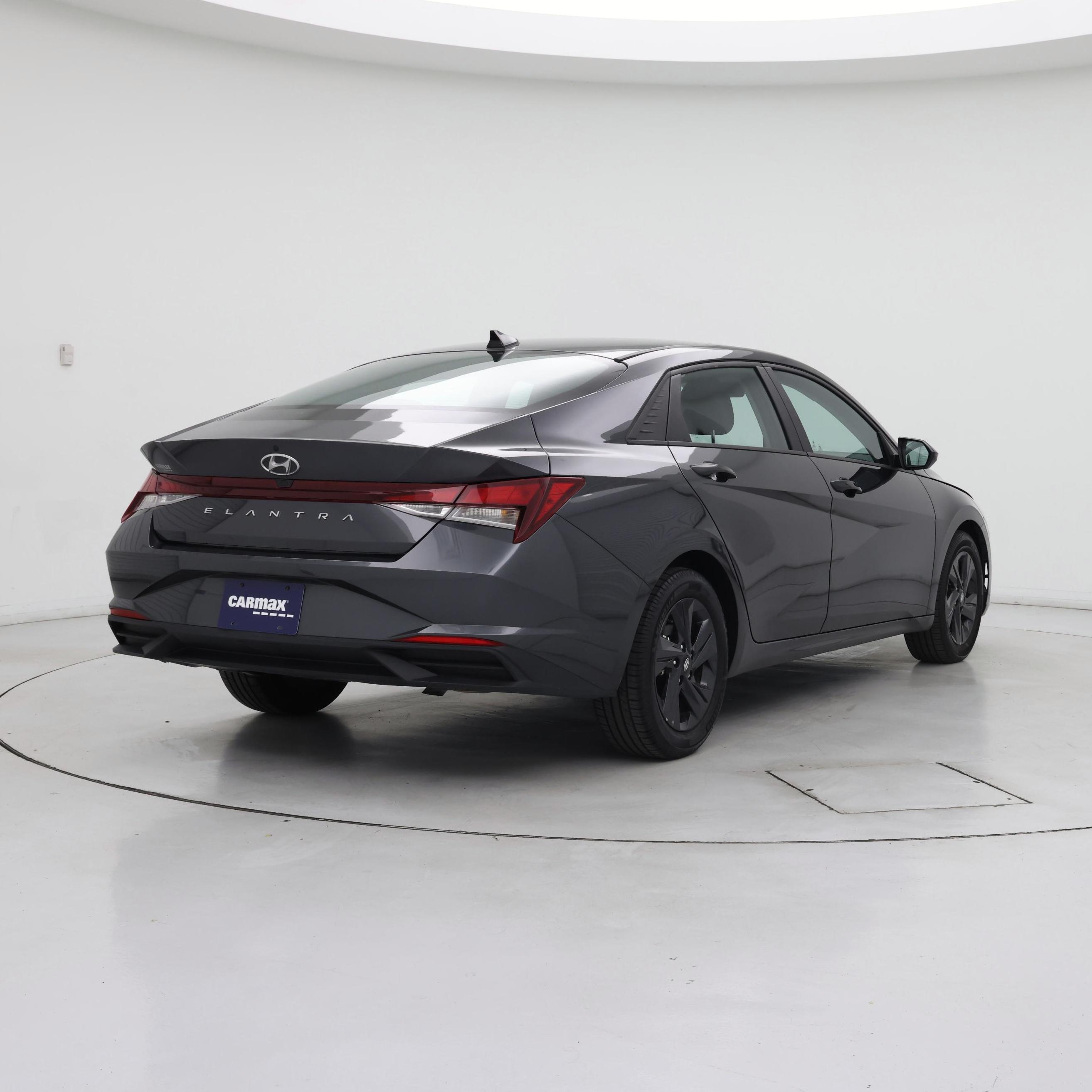 Thumbnail: 2022 Hyundai Elantra - 8