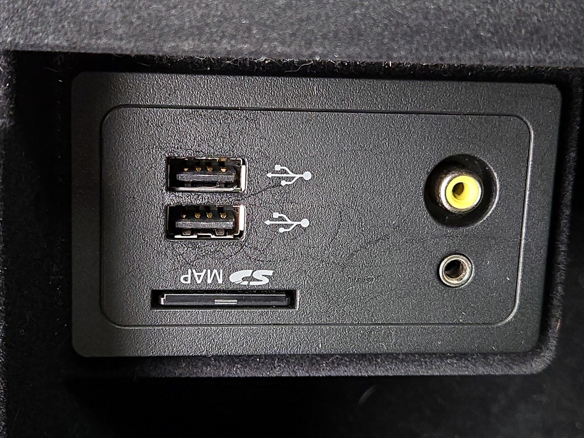 Thumbnail: 2017 INFINITI Q60 - 19