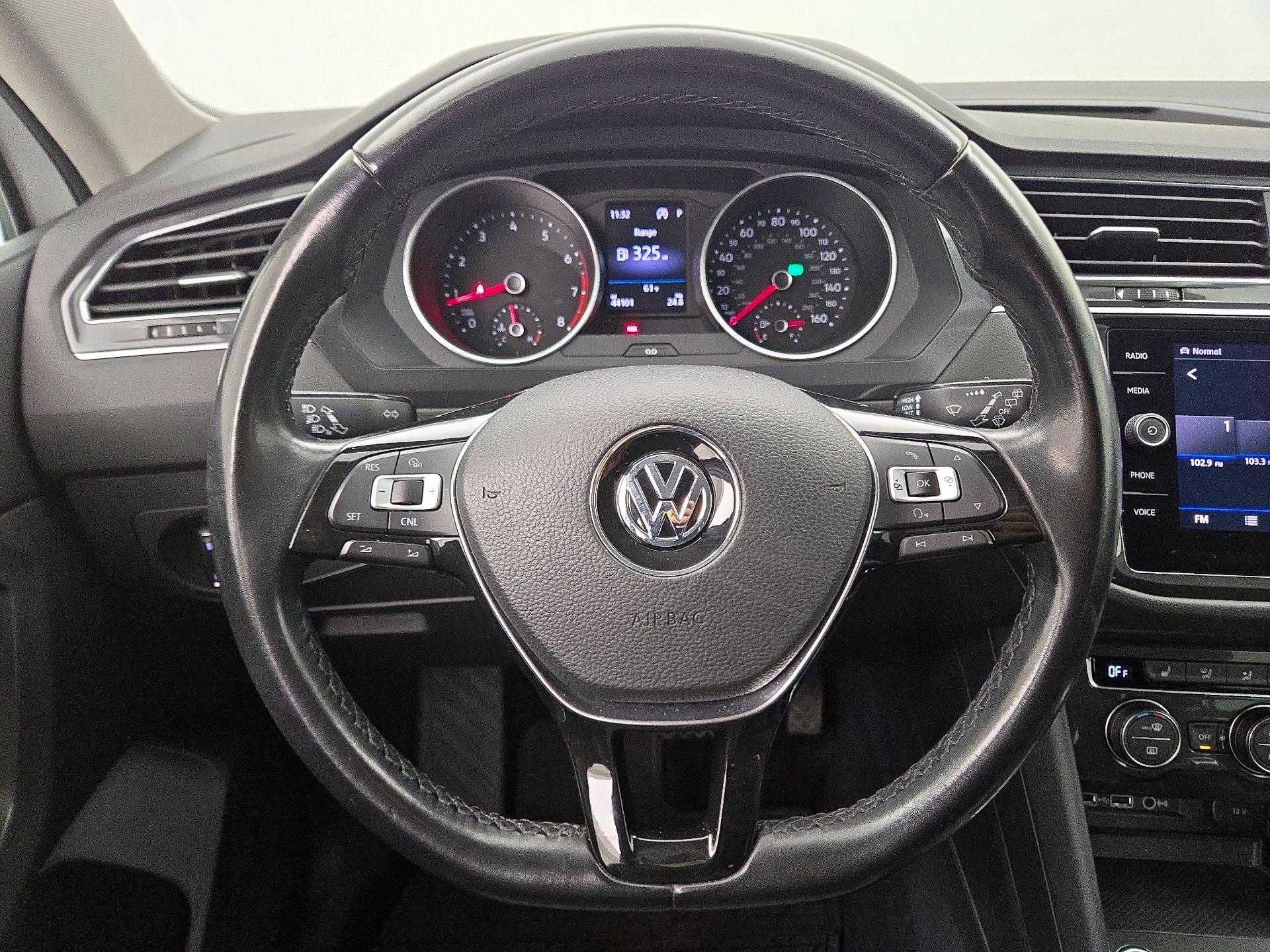 Thumbnail: 2018 Volkswagen Tiguan - 10