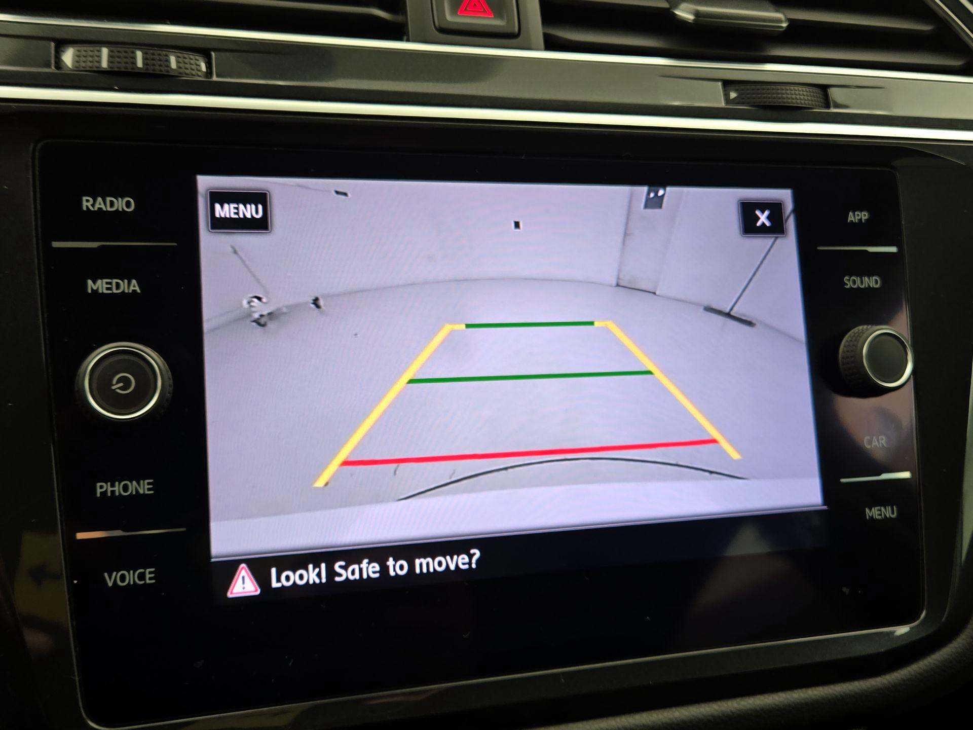 Thumbnail: 2018 Volkswagen Tiguan - 14