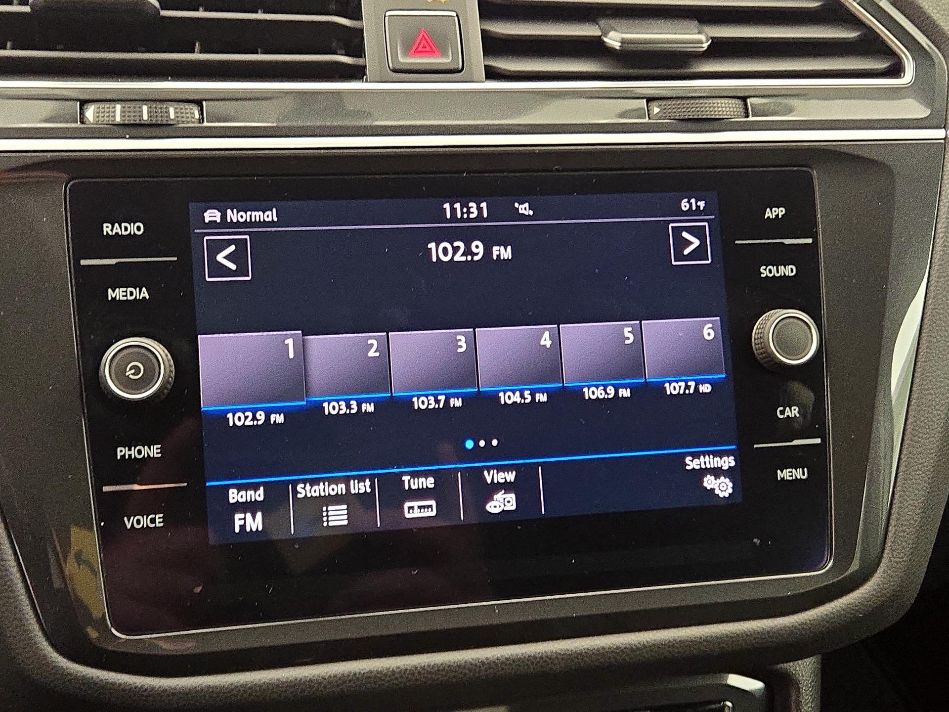 Thumbnail: 2018 Volkswagen Tiguan - 15