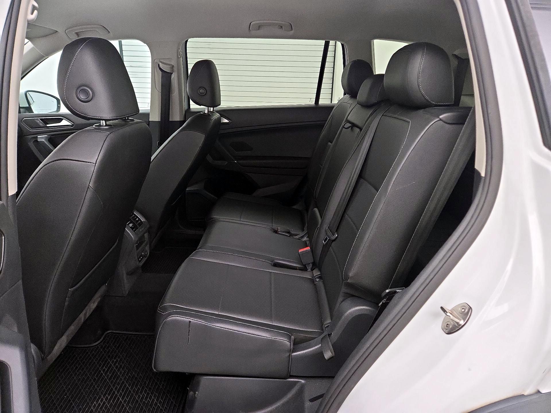 Thumbnail: 2018 Volkswagen Tiguan - 19