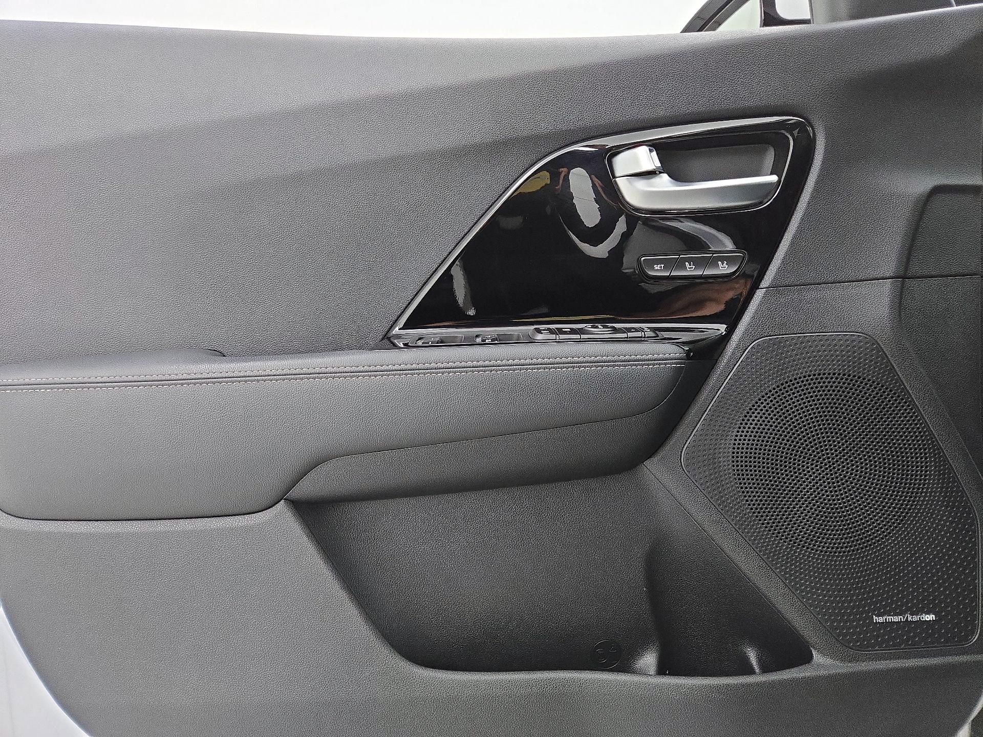 Thumbnail: 2019 Kia Niro - 12