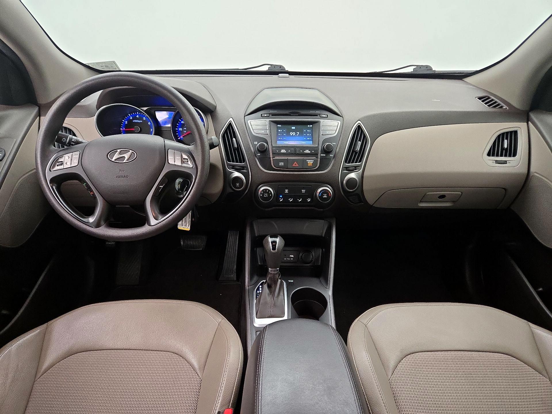 Thumbnail: 2015 Hyundai Tucson - 9