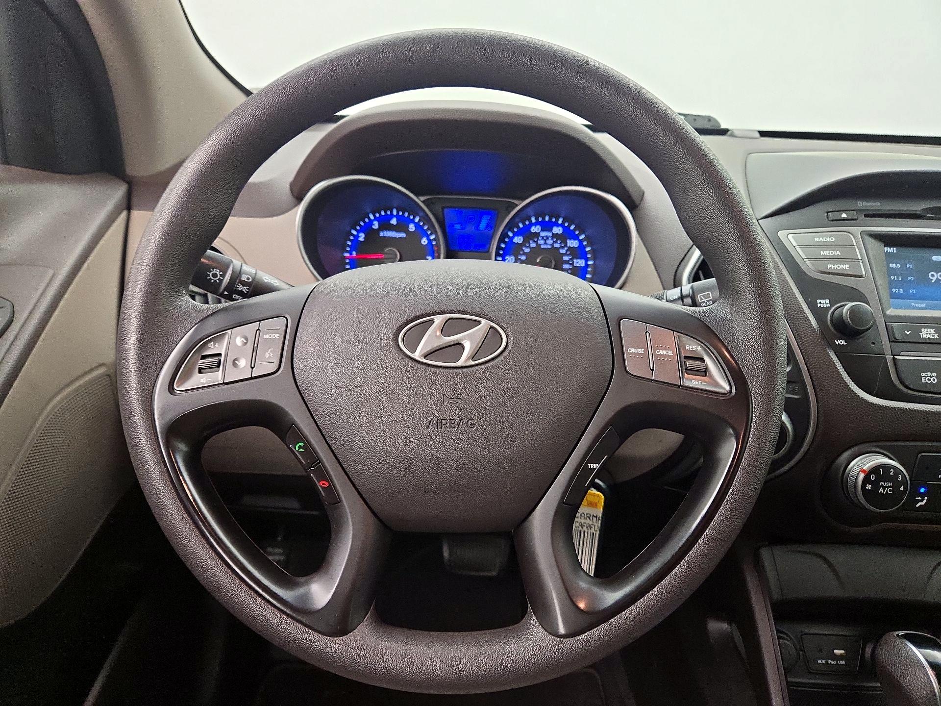 Thumbnail: 2015 Hyundai Tucson - 10