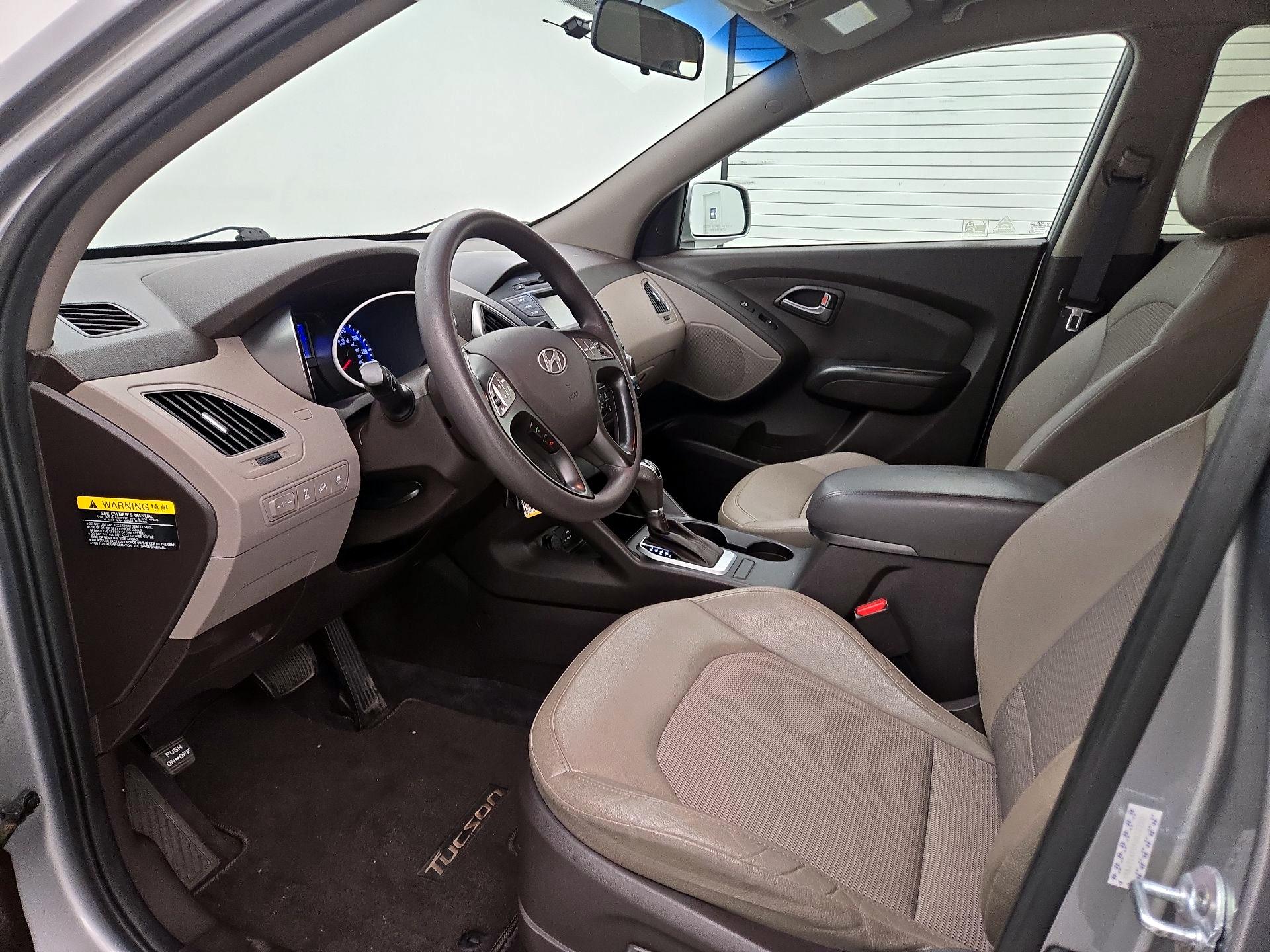 Thumbnail: 2015 Hyundai Tucson - 11