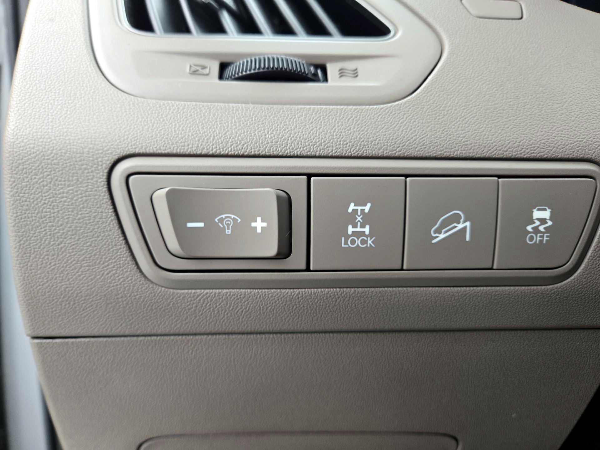 Thumbnail: 2015 Hyundai Tucson - 13