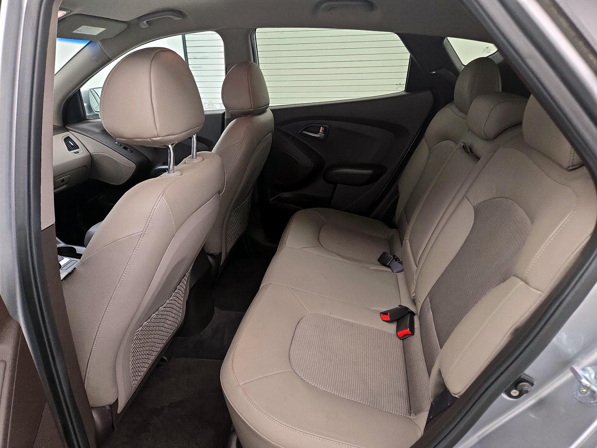 Thumbnail: 2015 Hyundai Tucson - 18