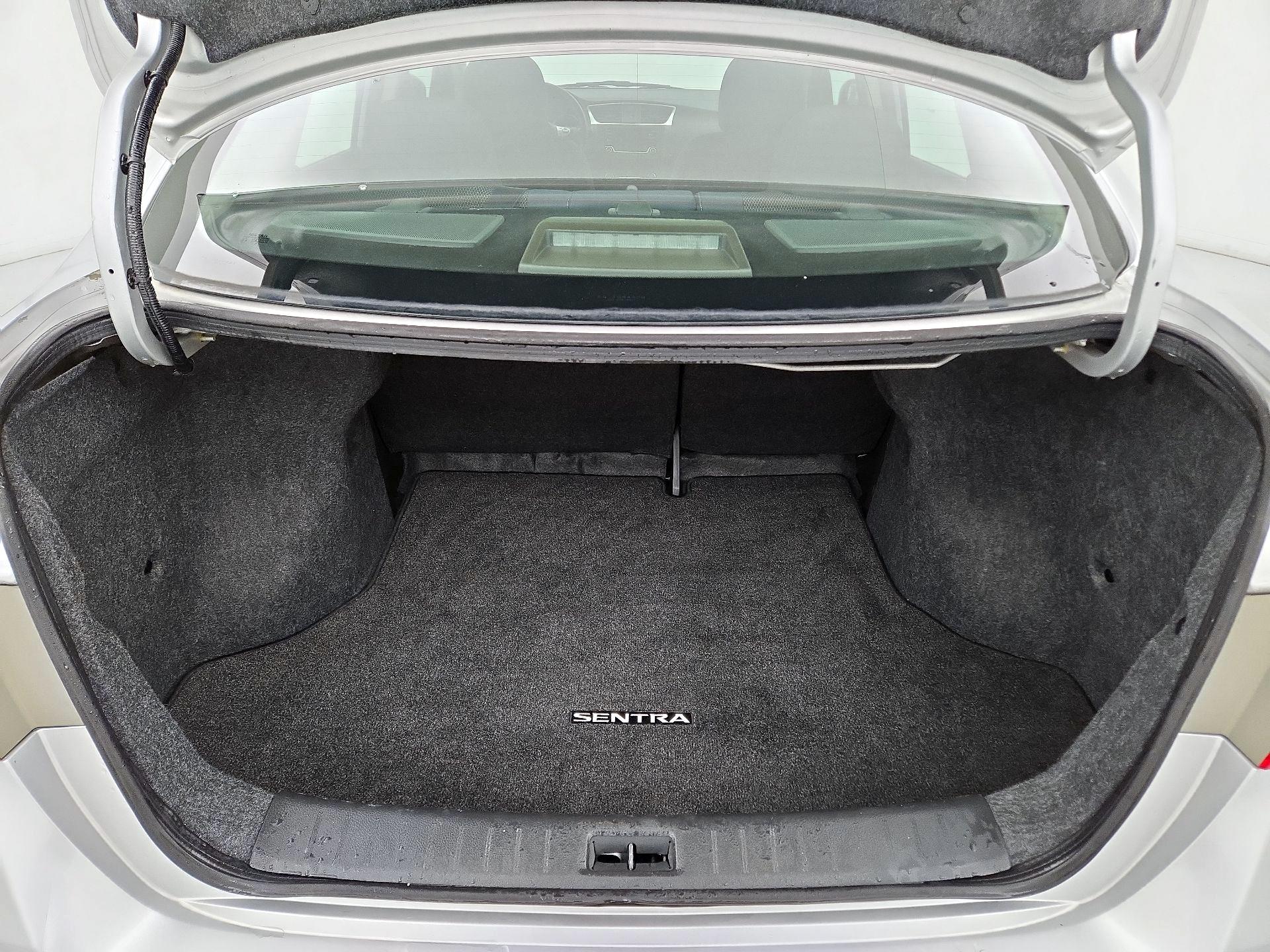 Thumbnail: 2018 Nissan Sentra - 19
