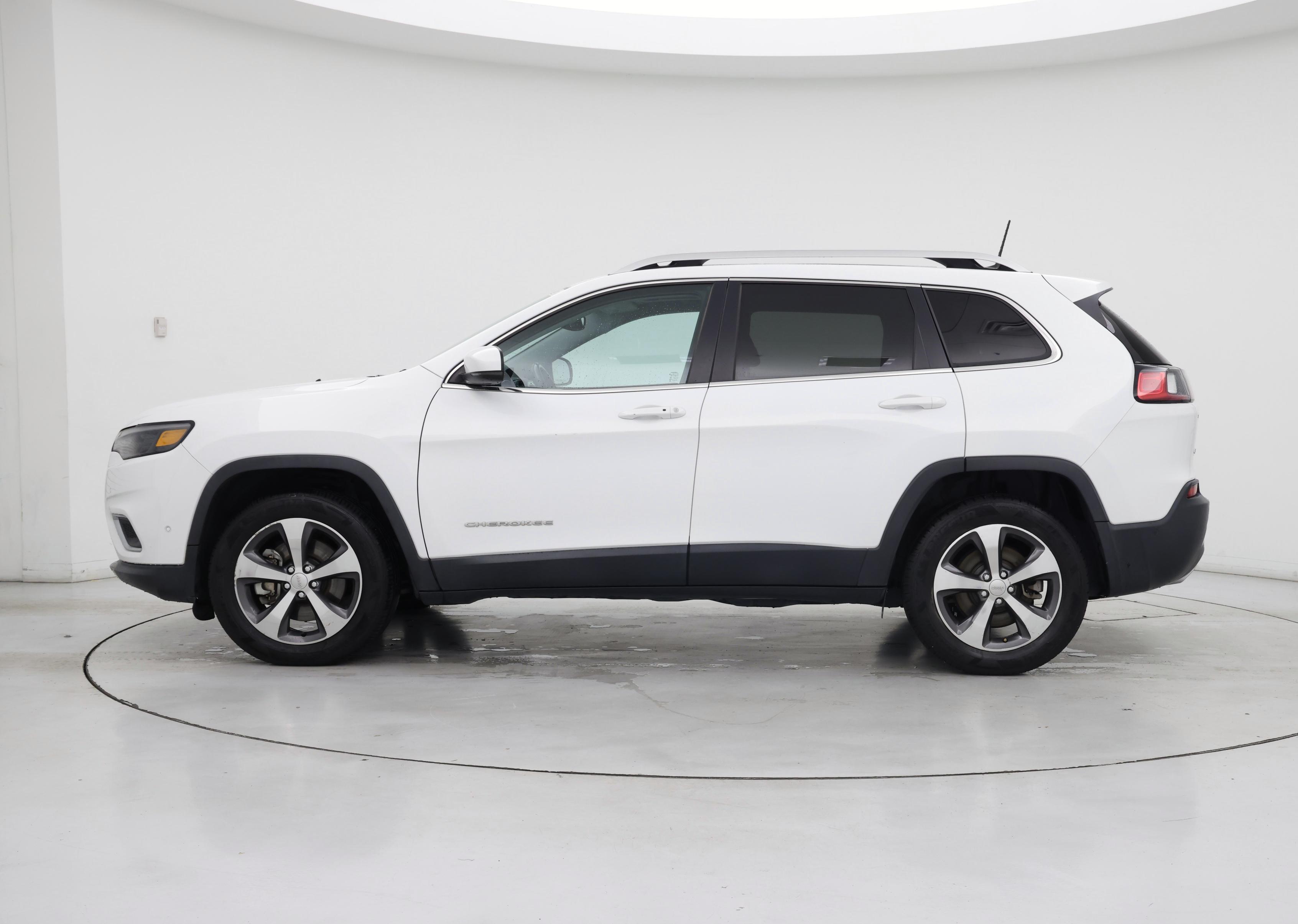 Thumbnail: 2019 Jeep Cherokee - 3
