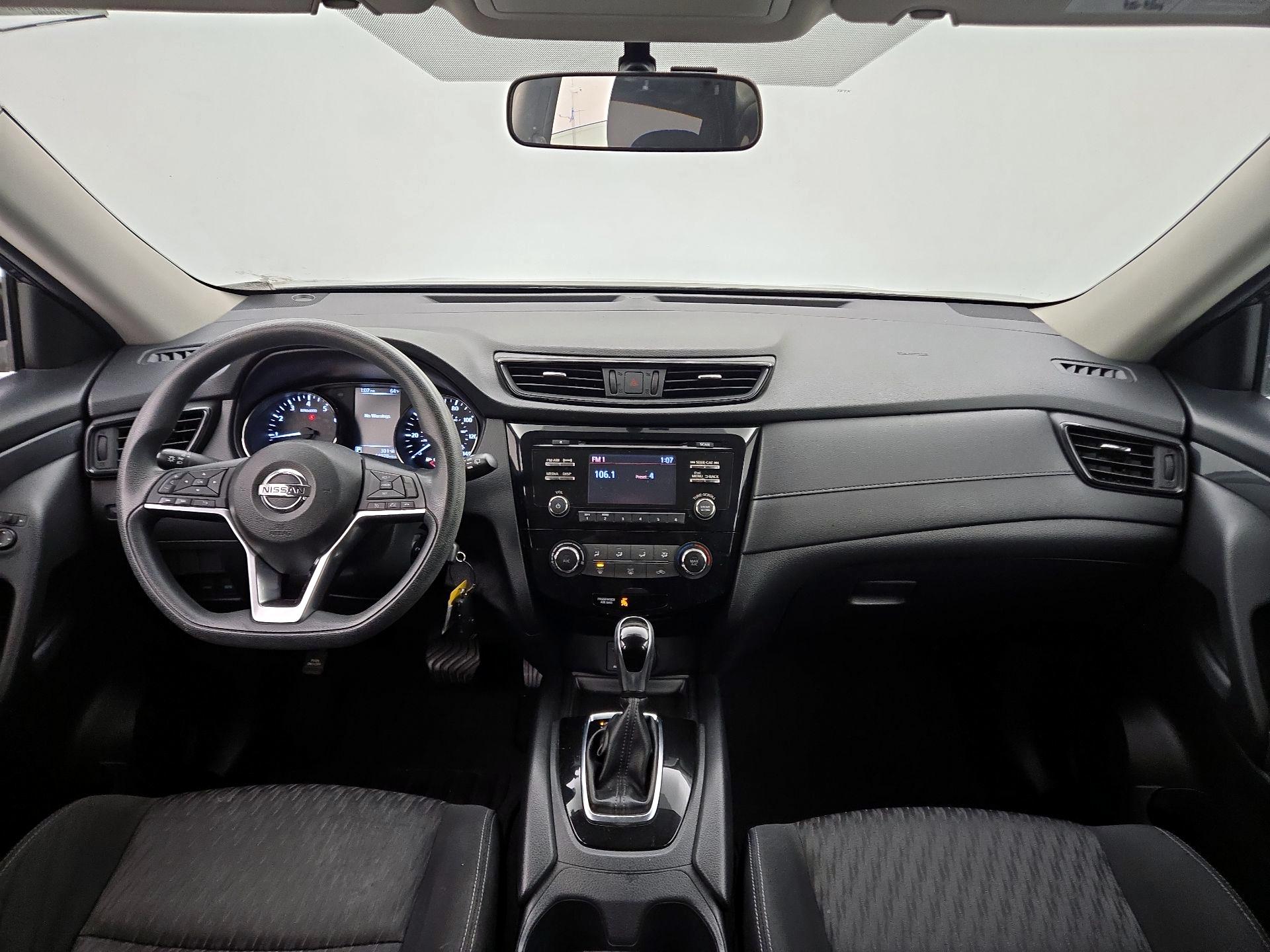 Thumbnail: 2017 Nissan Rogue - 9