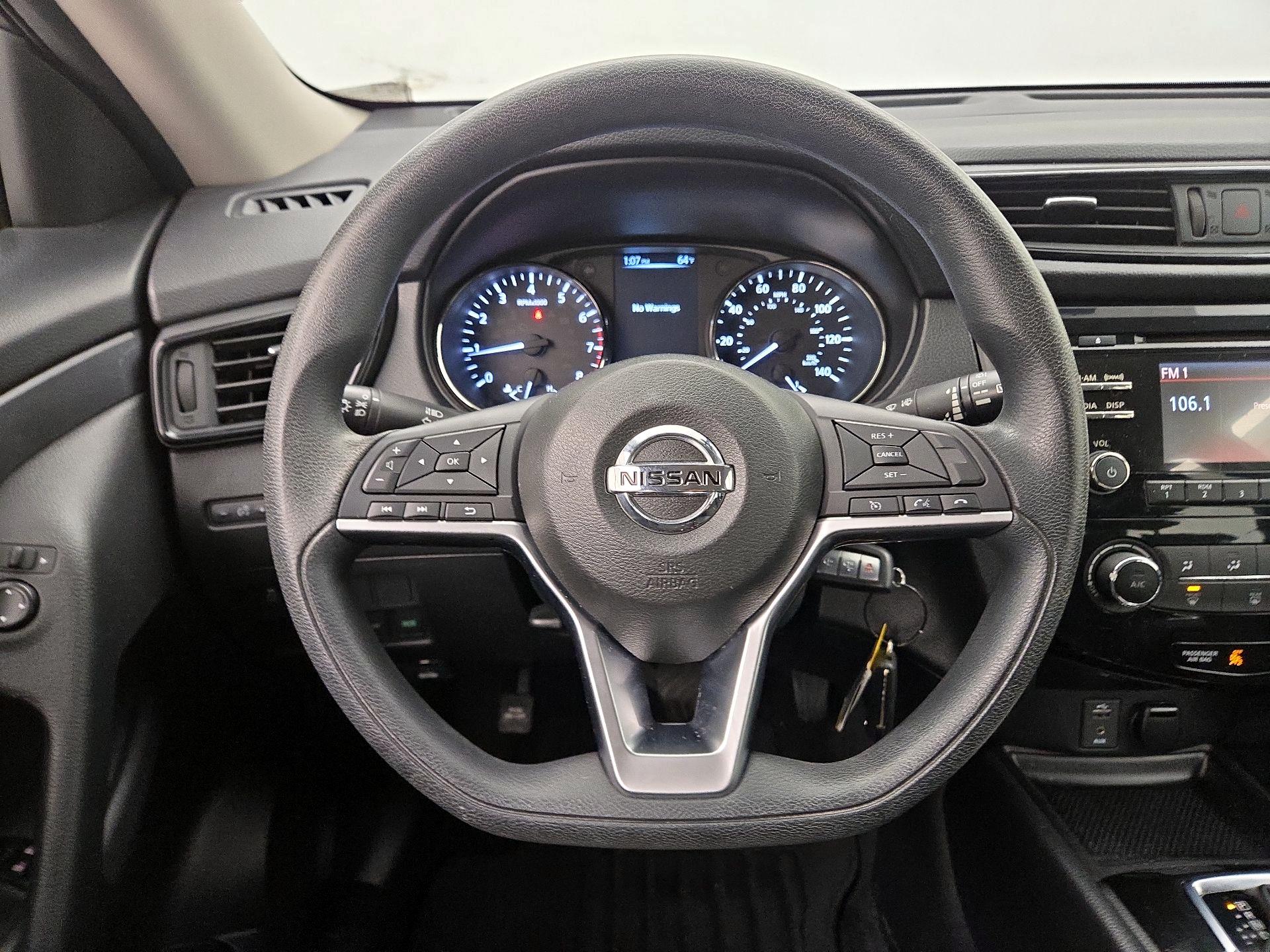 Thumbnail: 2017 Nissan Rogue - 10