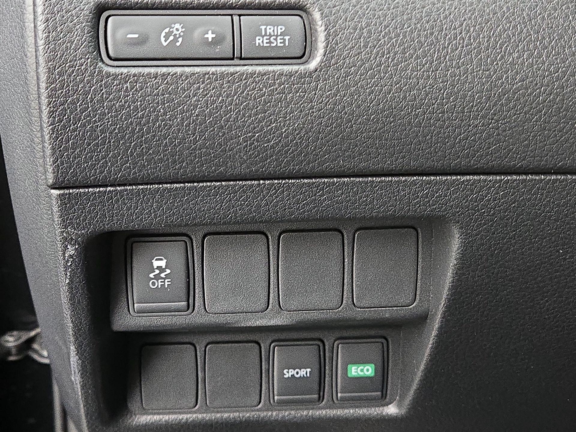 Thumbnail: 2017 Nissan Rogue - 13