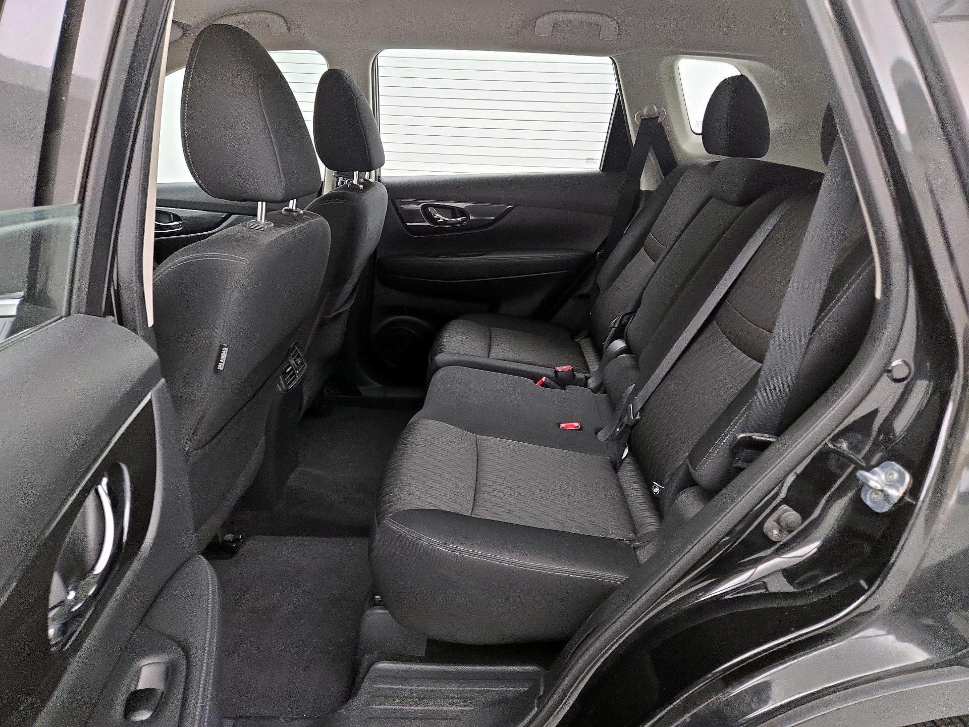 Thumbnail: 2017 Nissan Rogue - 19