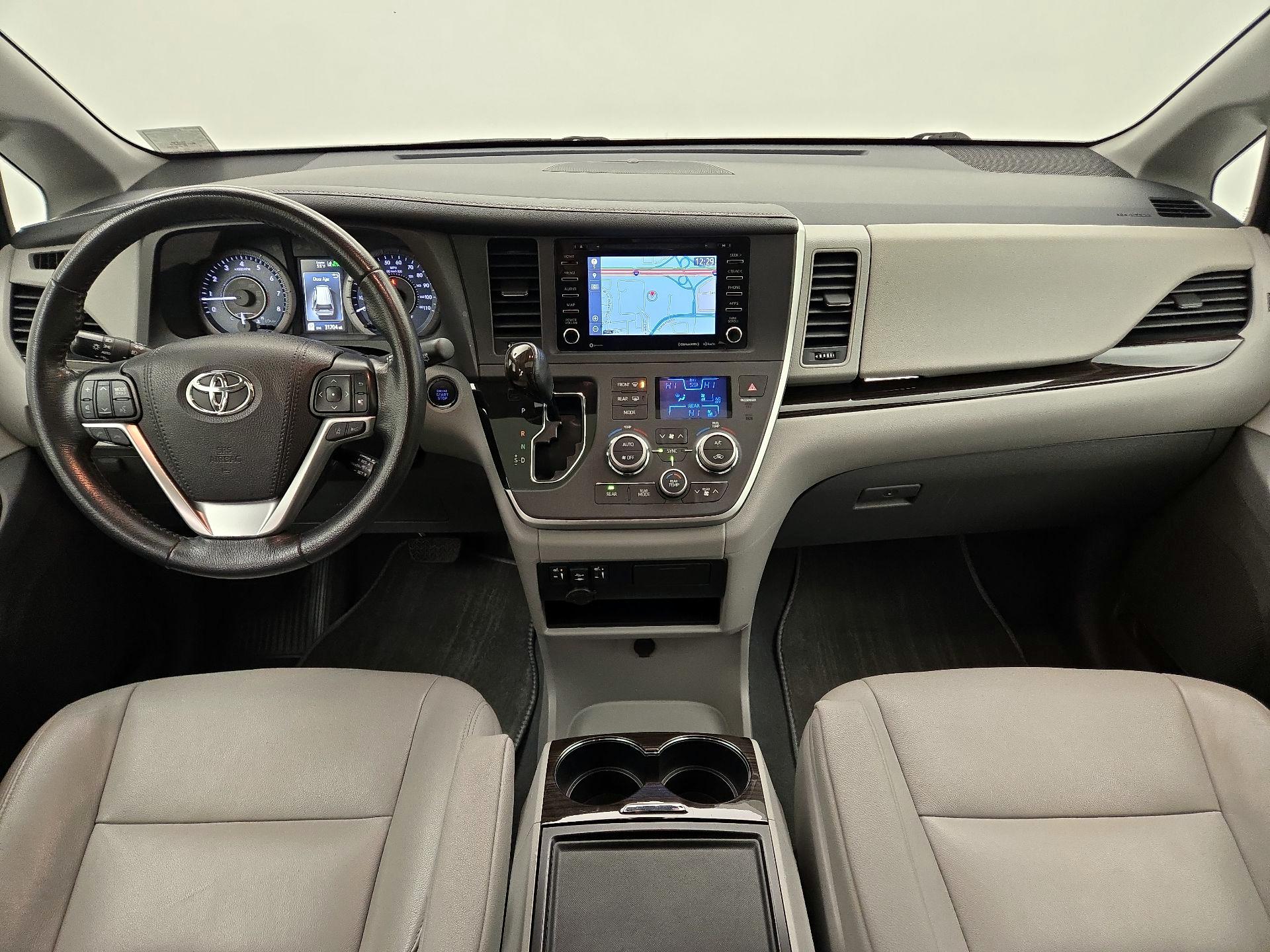 Thumbnail: 2020 Toyota Sienna - 9