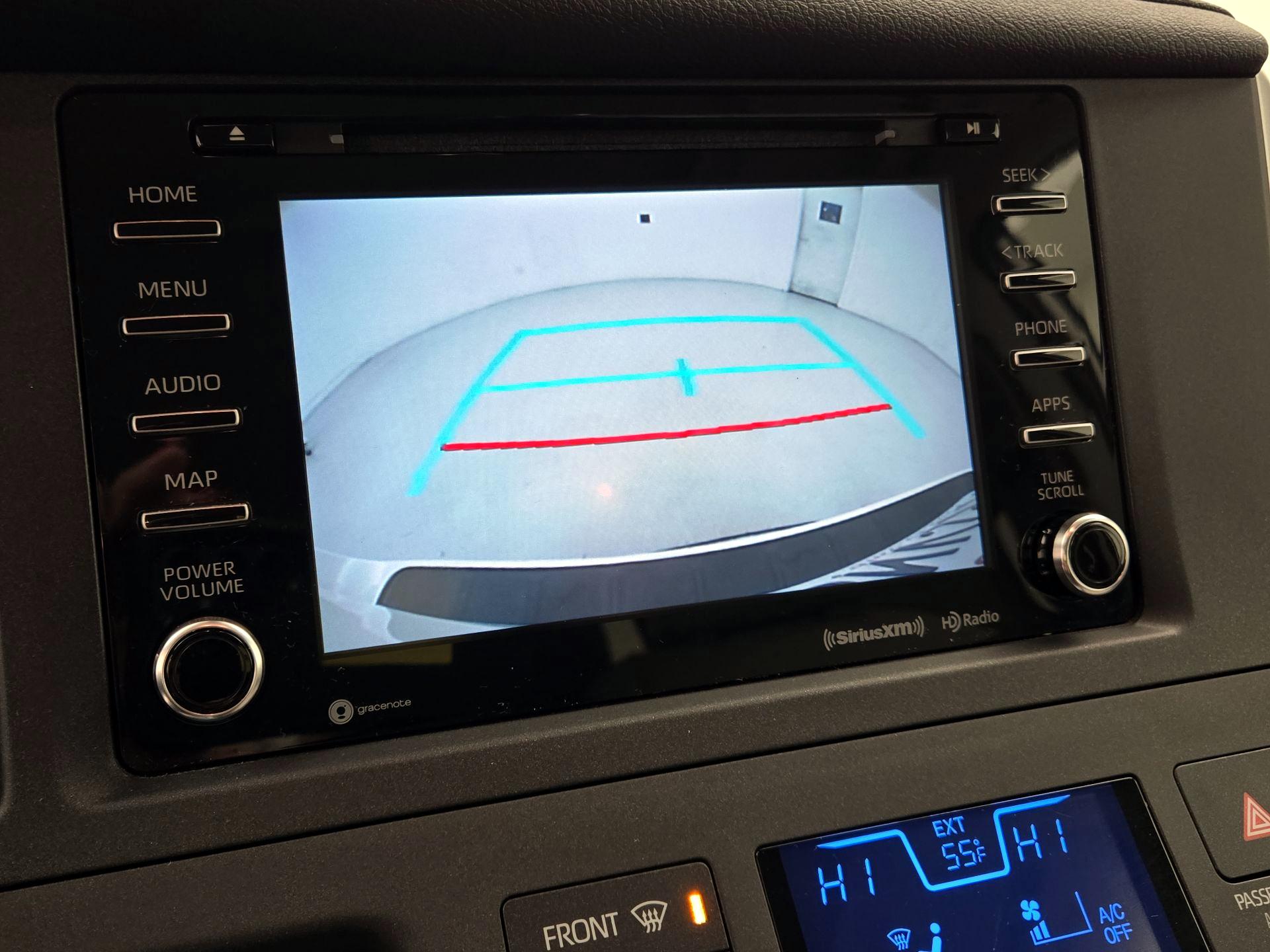 Thumbnail: 2020 Toyota Sienna - 15