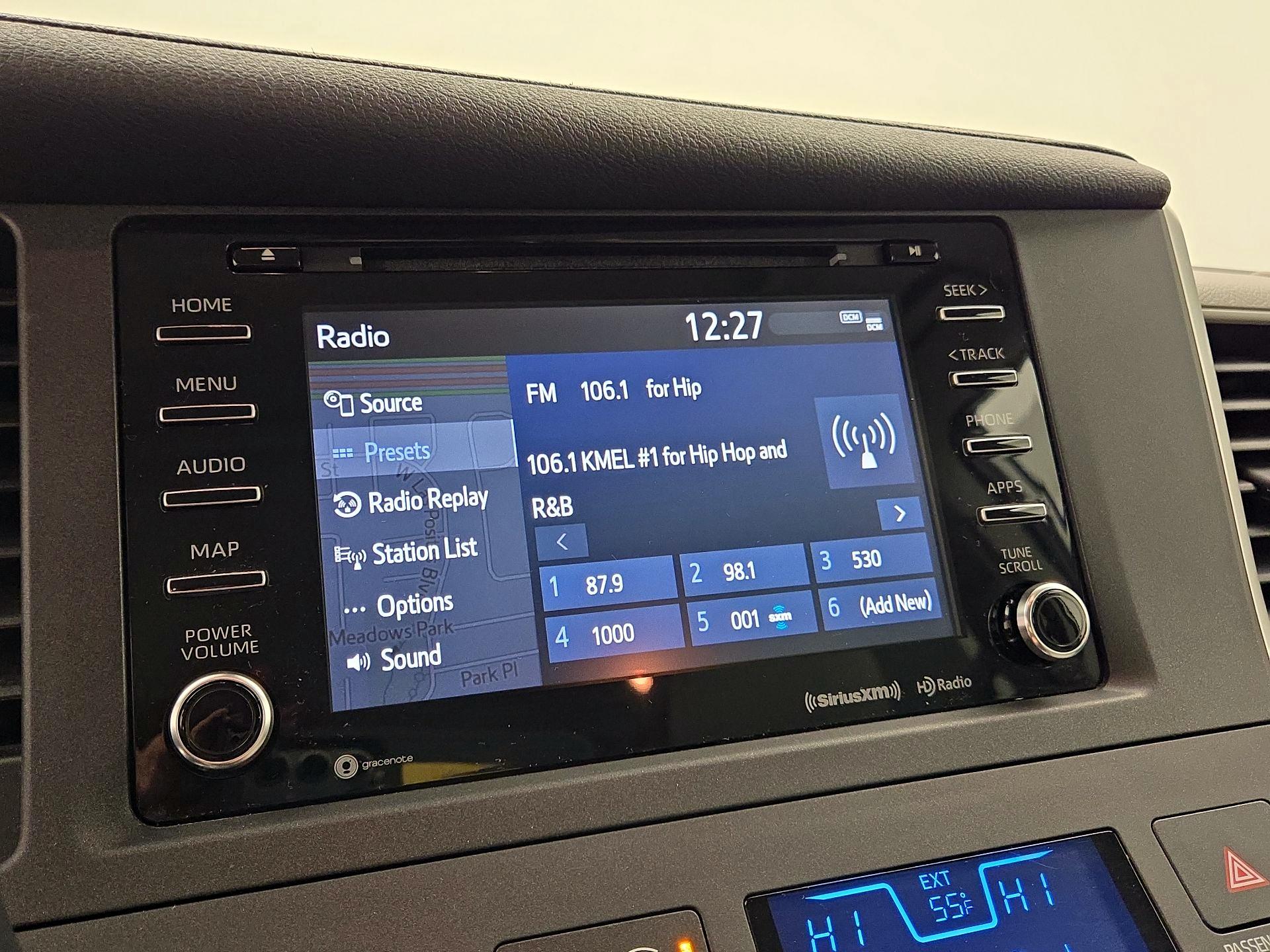 Thumbnail: 2020 Toyota Sienna - 16