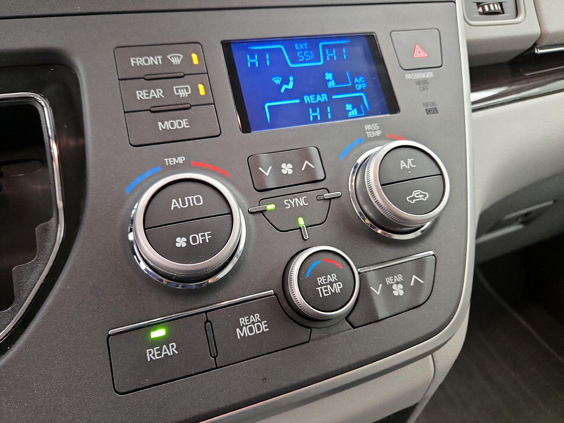 Thumbnail: 2020 Toyota Sienna - 17