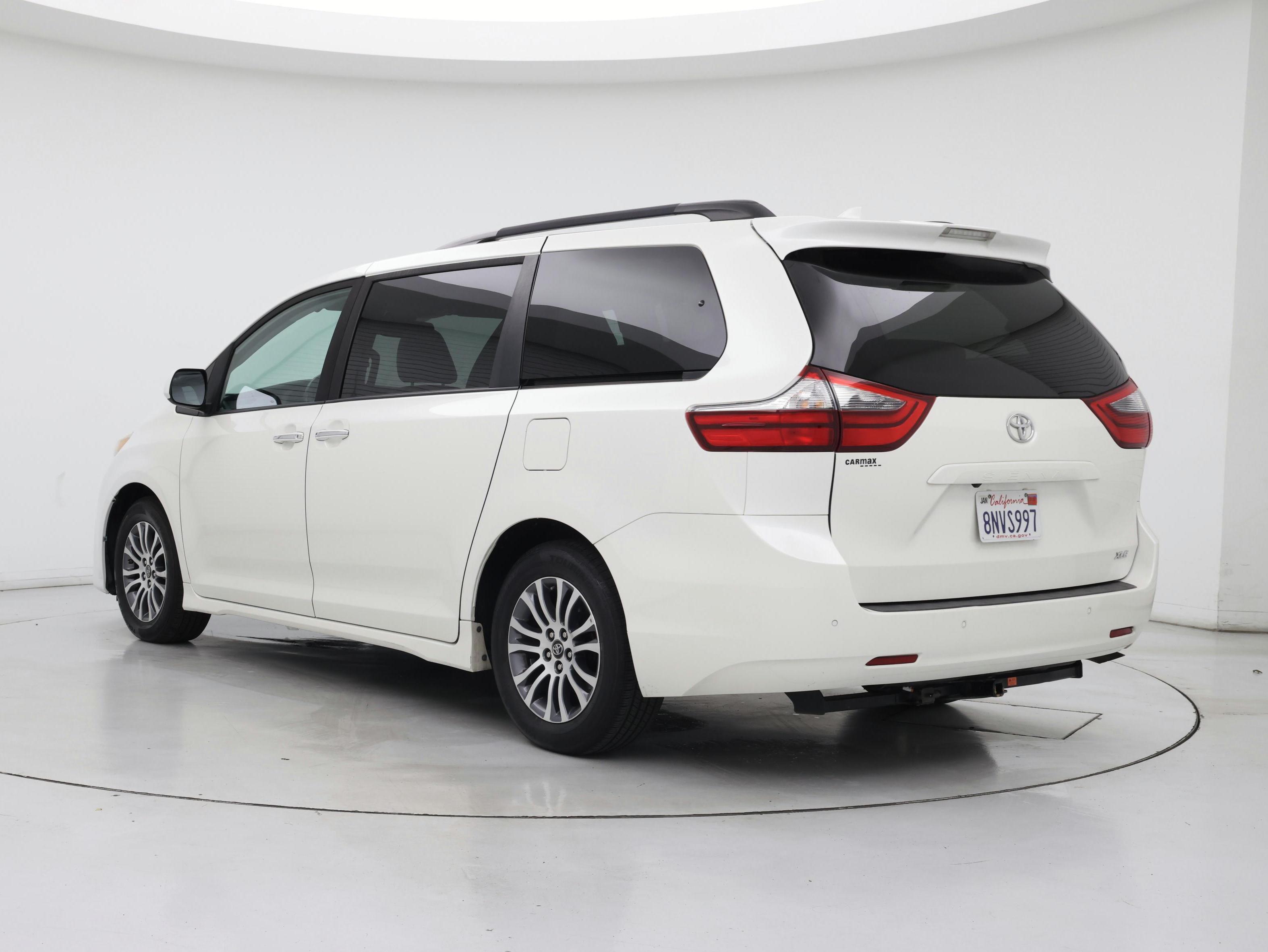 Thumbnail: 2020 Toyota Sienna - 2