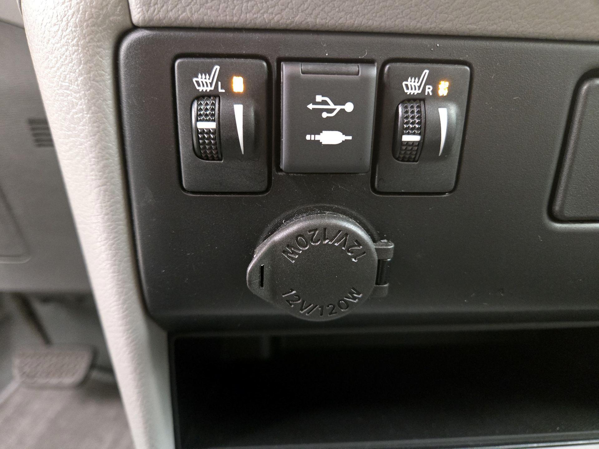 Thumbnail: 2020 Toyota Sienna - 19