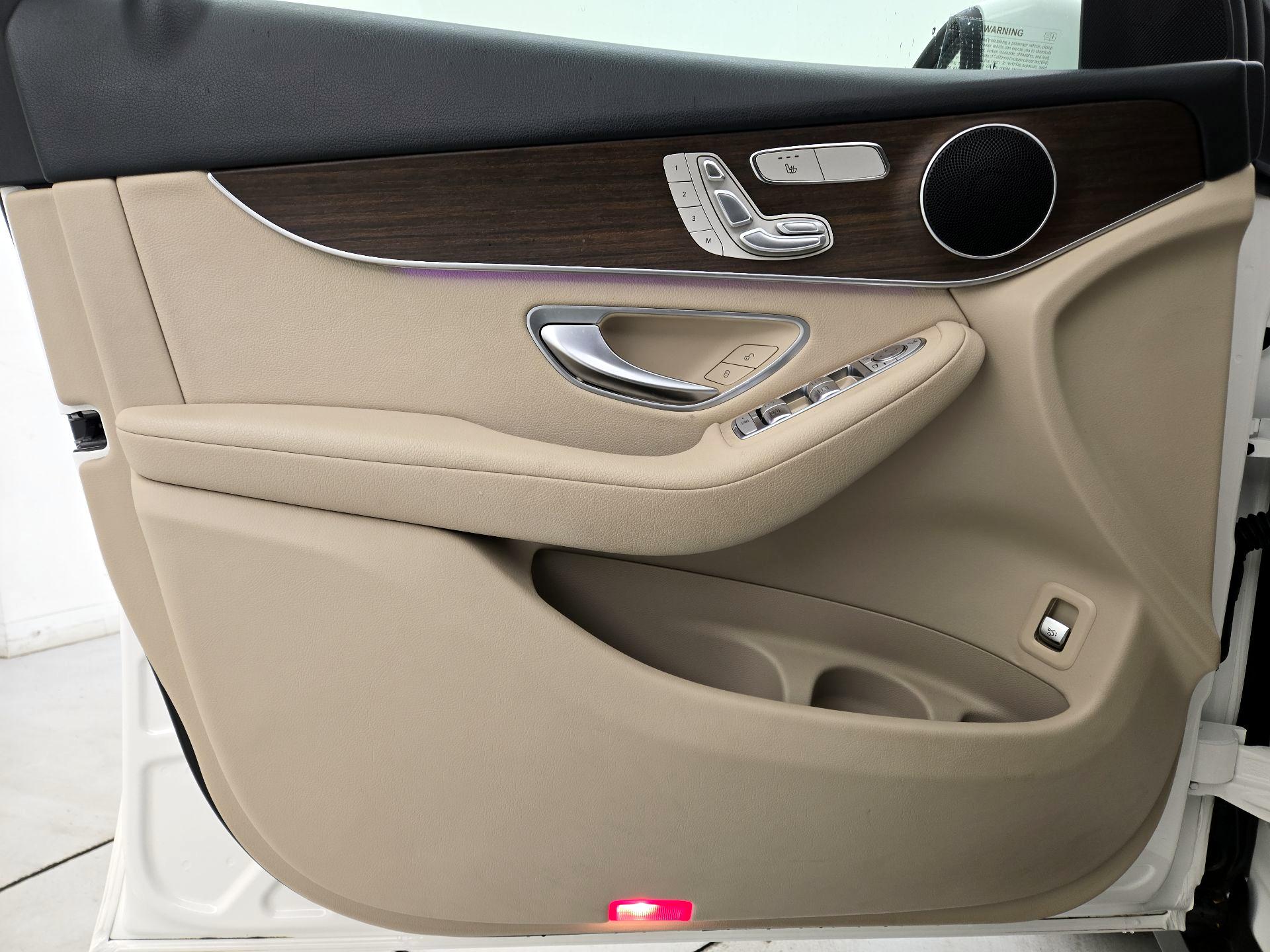 Thumbnail: 2021 Mercedes-Benz GLC - 12