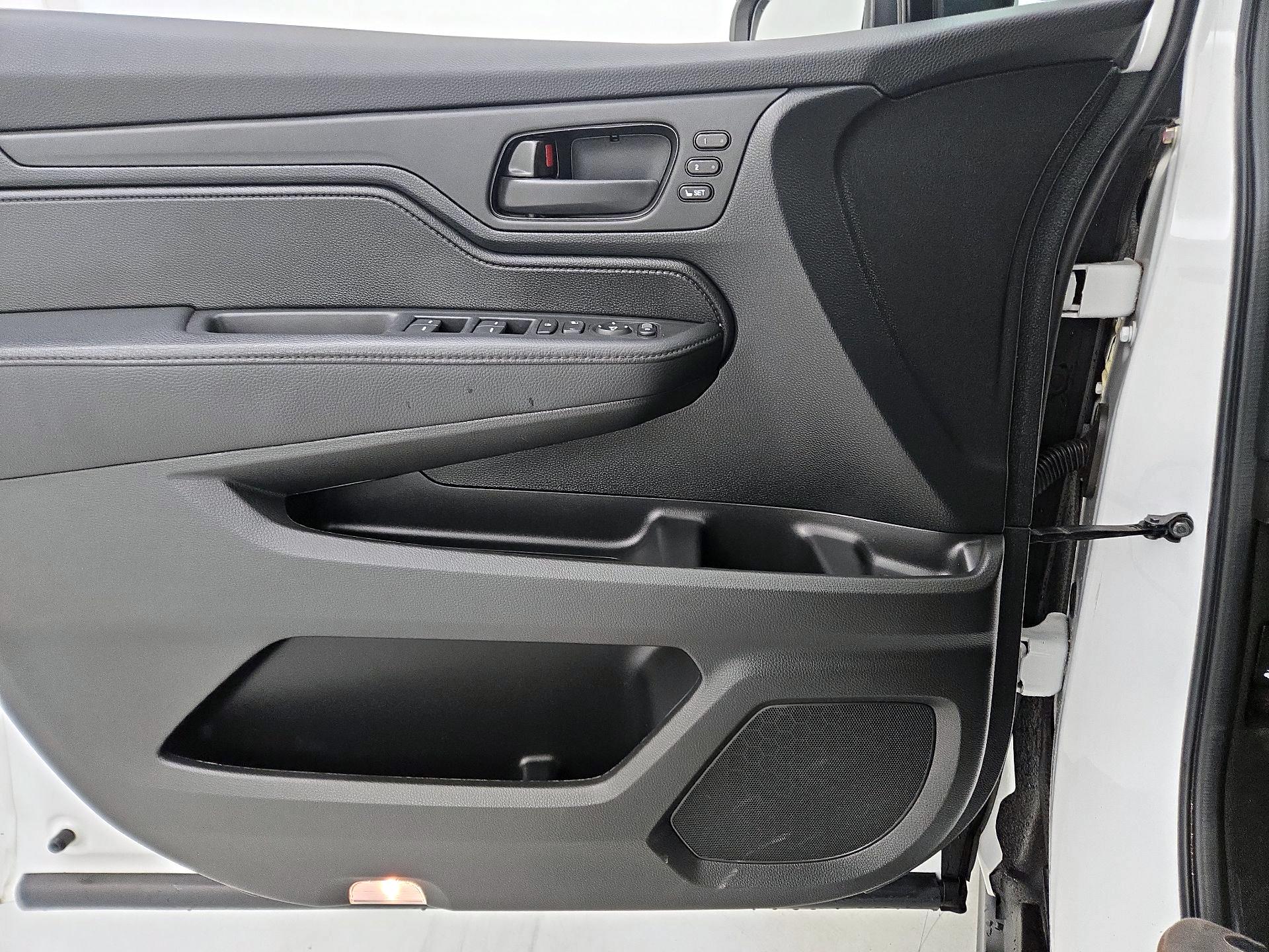 Thumbnail: 2022 Honda Odyssey - 12