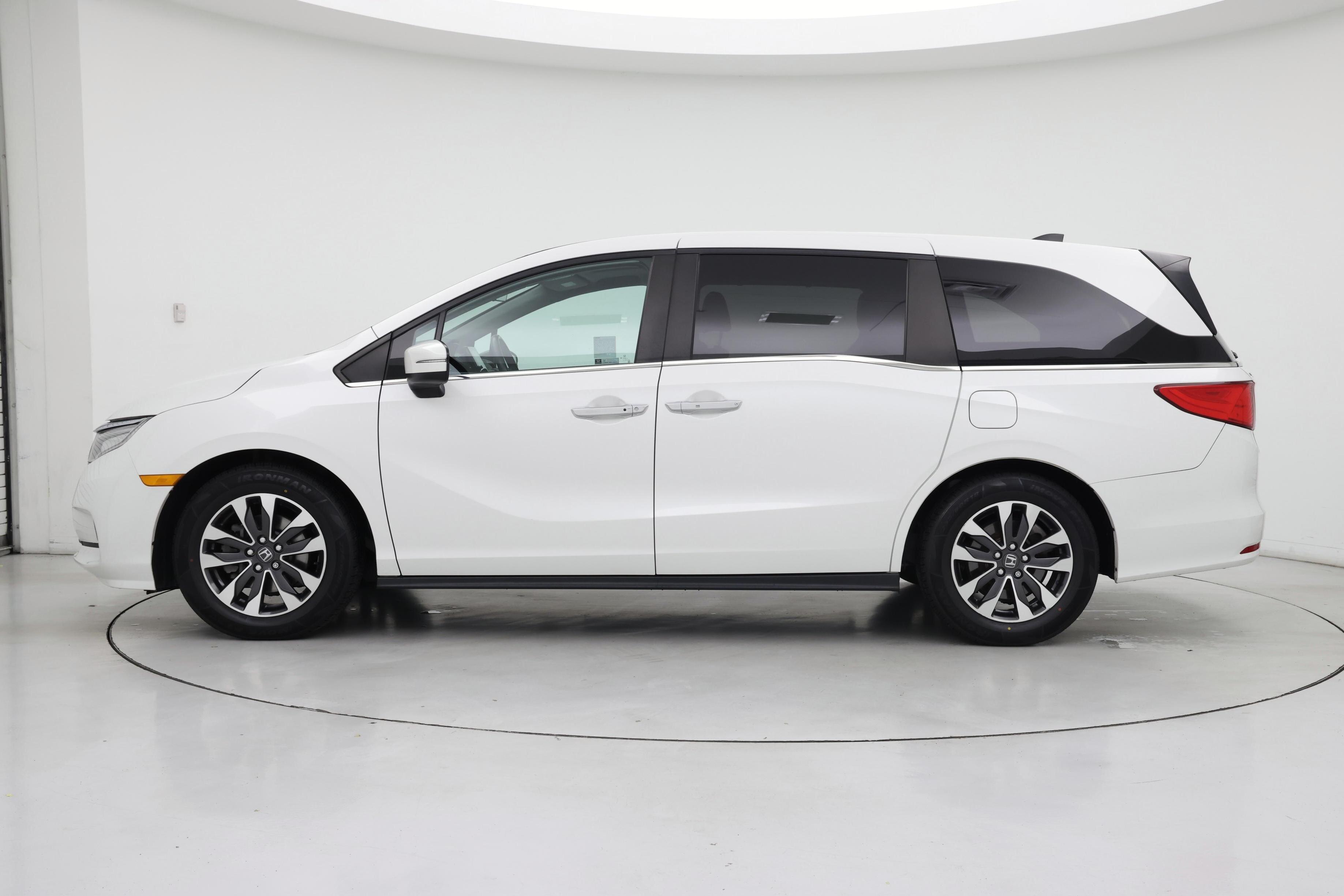 Thumbnail: 2022 Honda Odyssey - 3