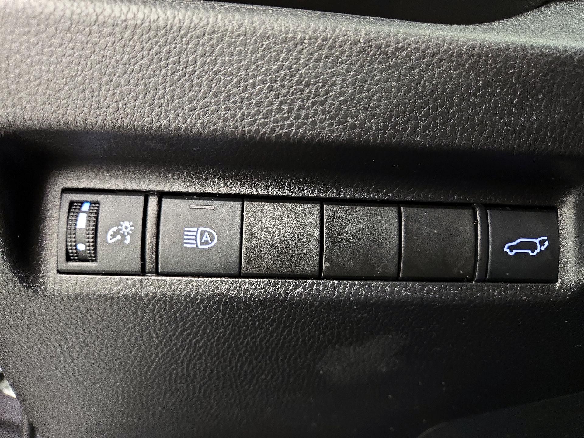 Thumbnail: 2021 Toyota RAV4 - 13