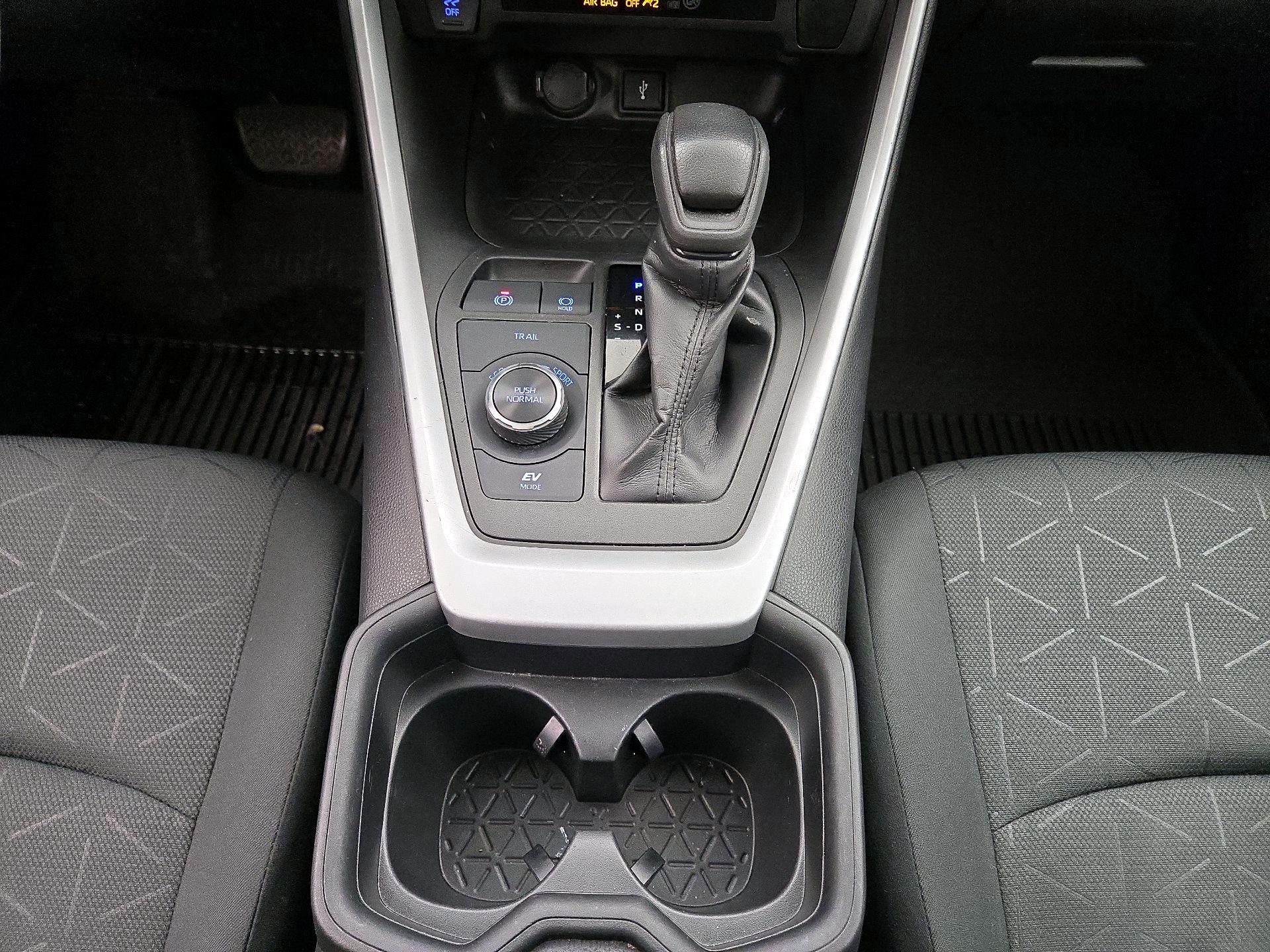 Thumbnail: 2021 Toyota RAV4 - 17