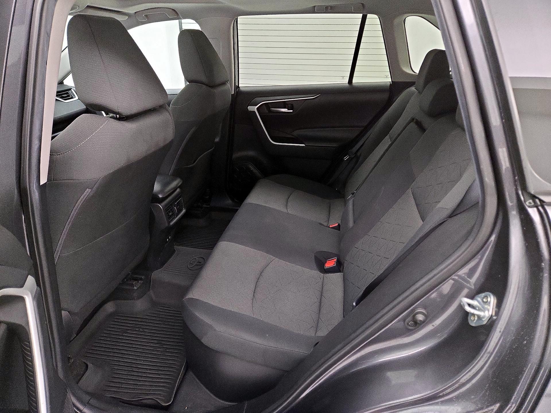 Thumbnail: 2021 Toyota RAV4 - 18