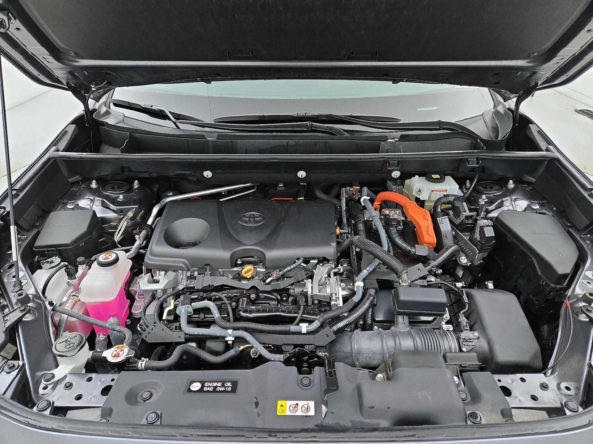 Thumbnail: 2021 Toyota RAV4 - 20