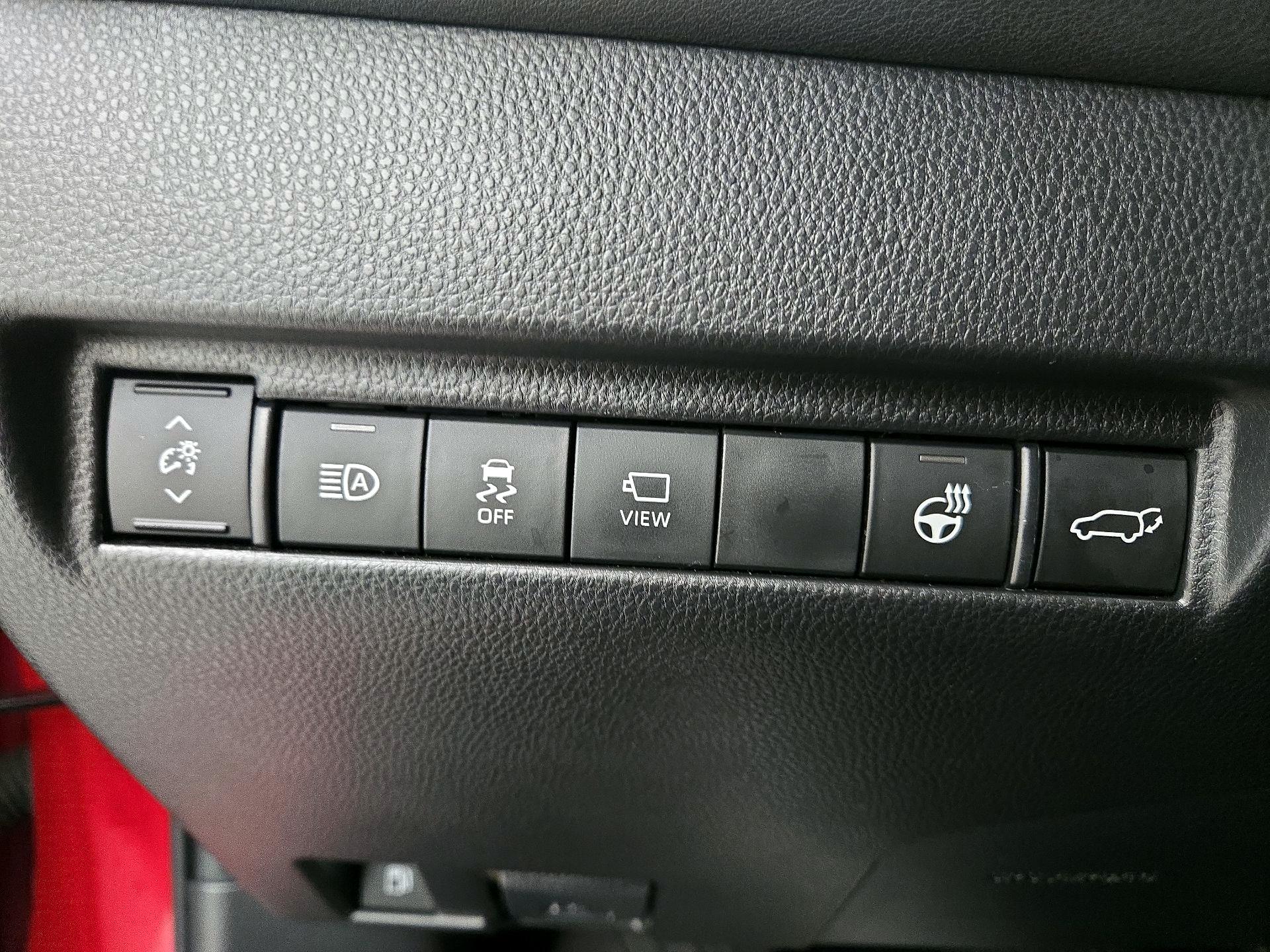 Thumbnail: 2022 Toyota Venza - 13