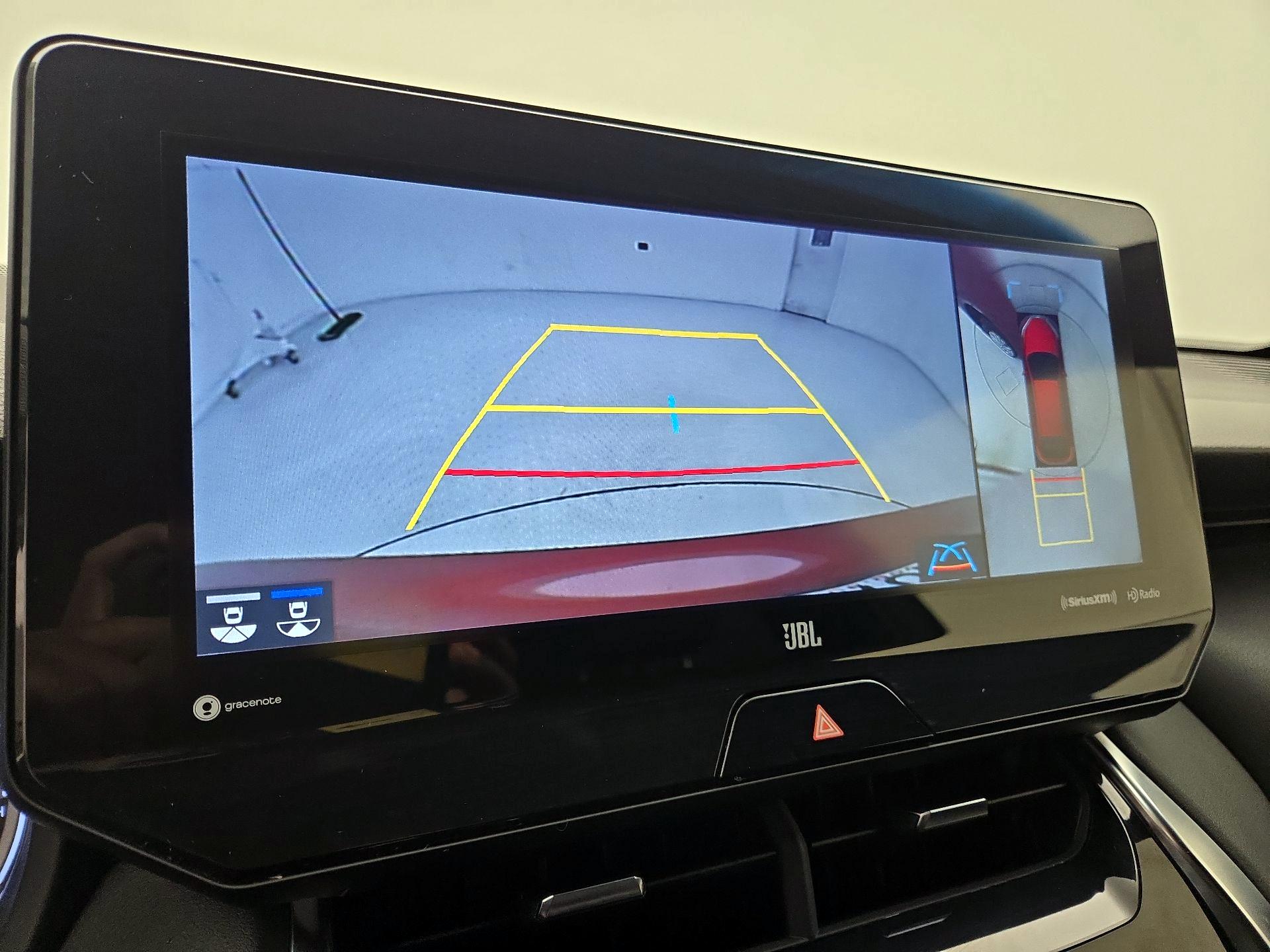 Thumbnail: 2022 Toyota Venza - 14