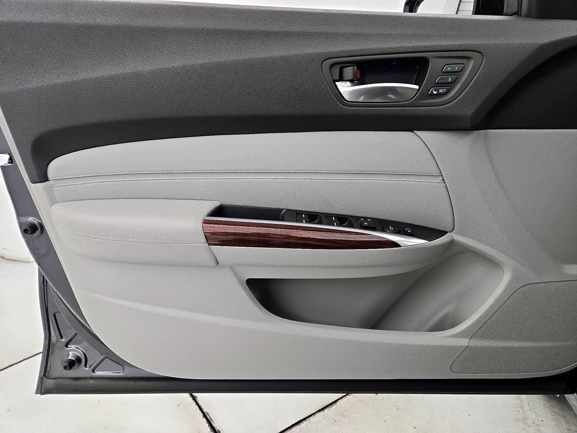 Thumbnail: 2015 Acura TLX - 12