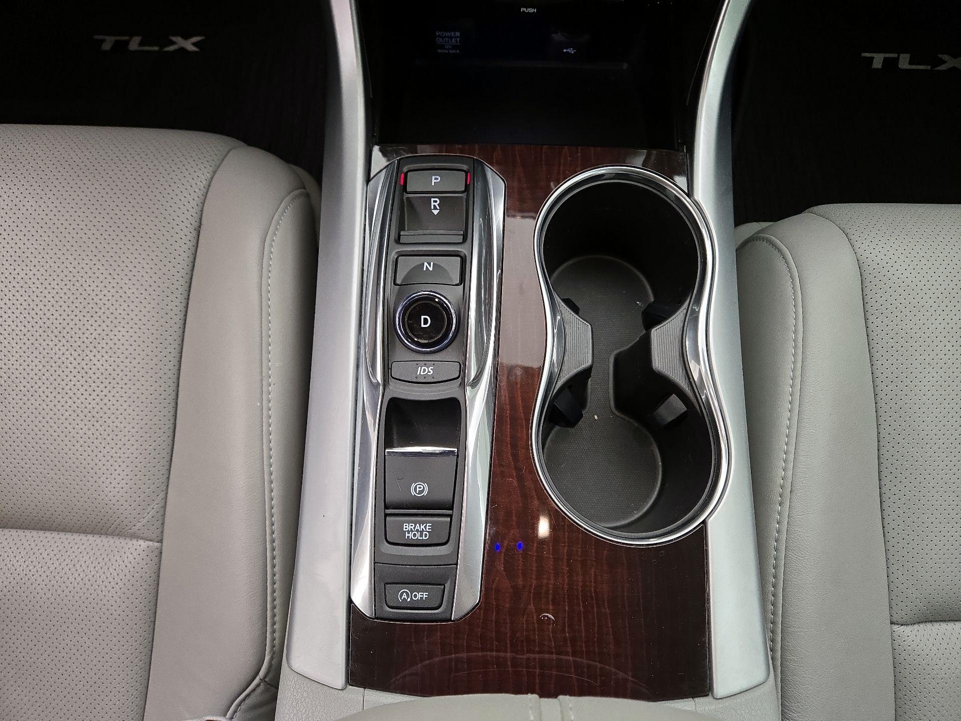 Thumbnail: 2015 Acura TLX - 17