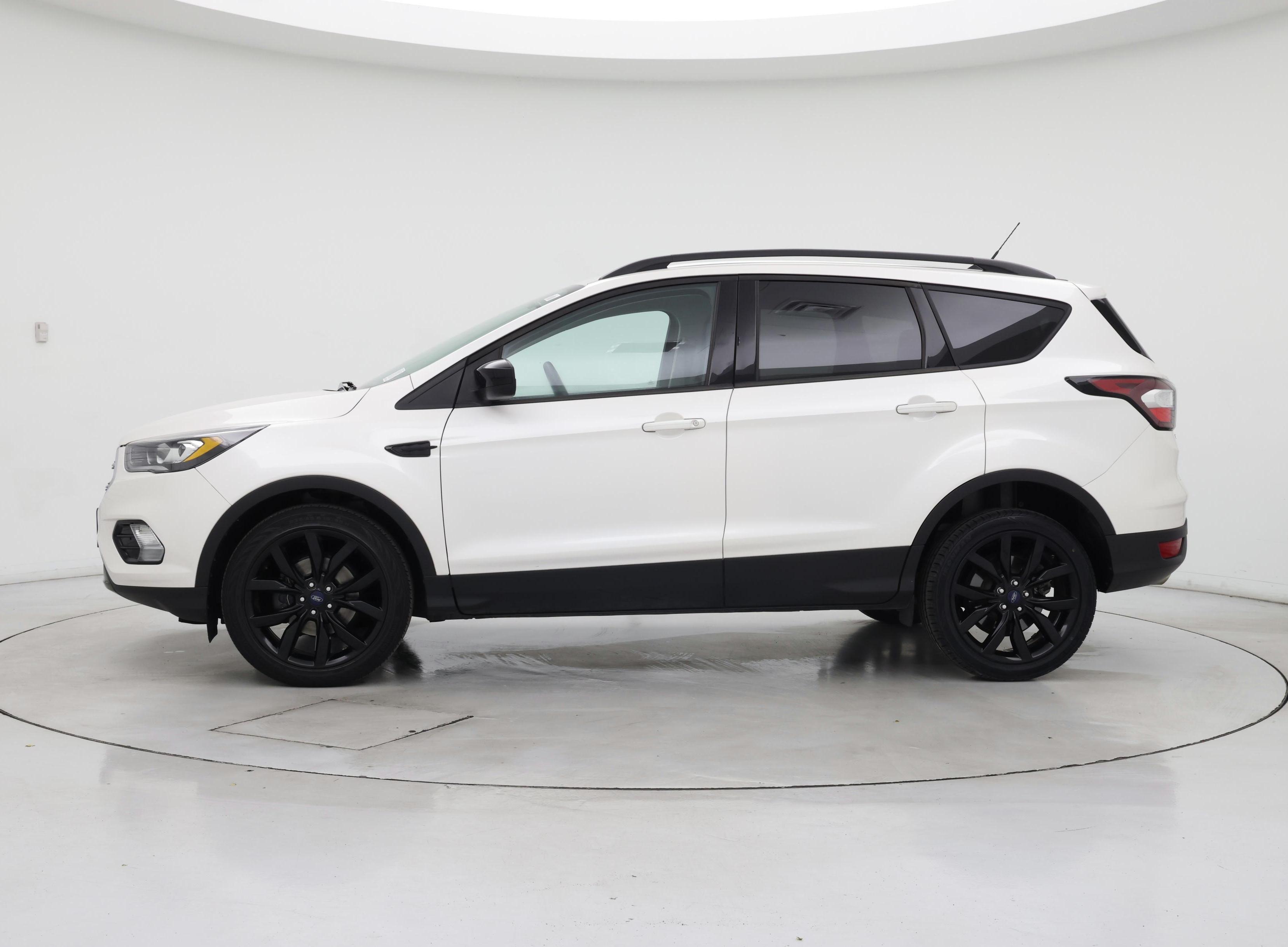 Thumbnail: 2018 Ford Escape - 3