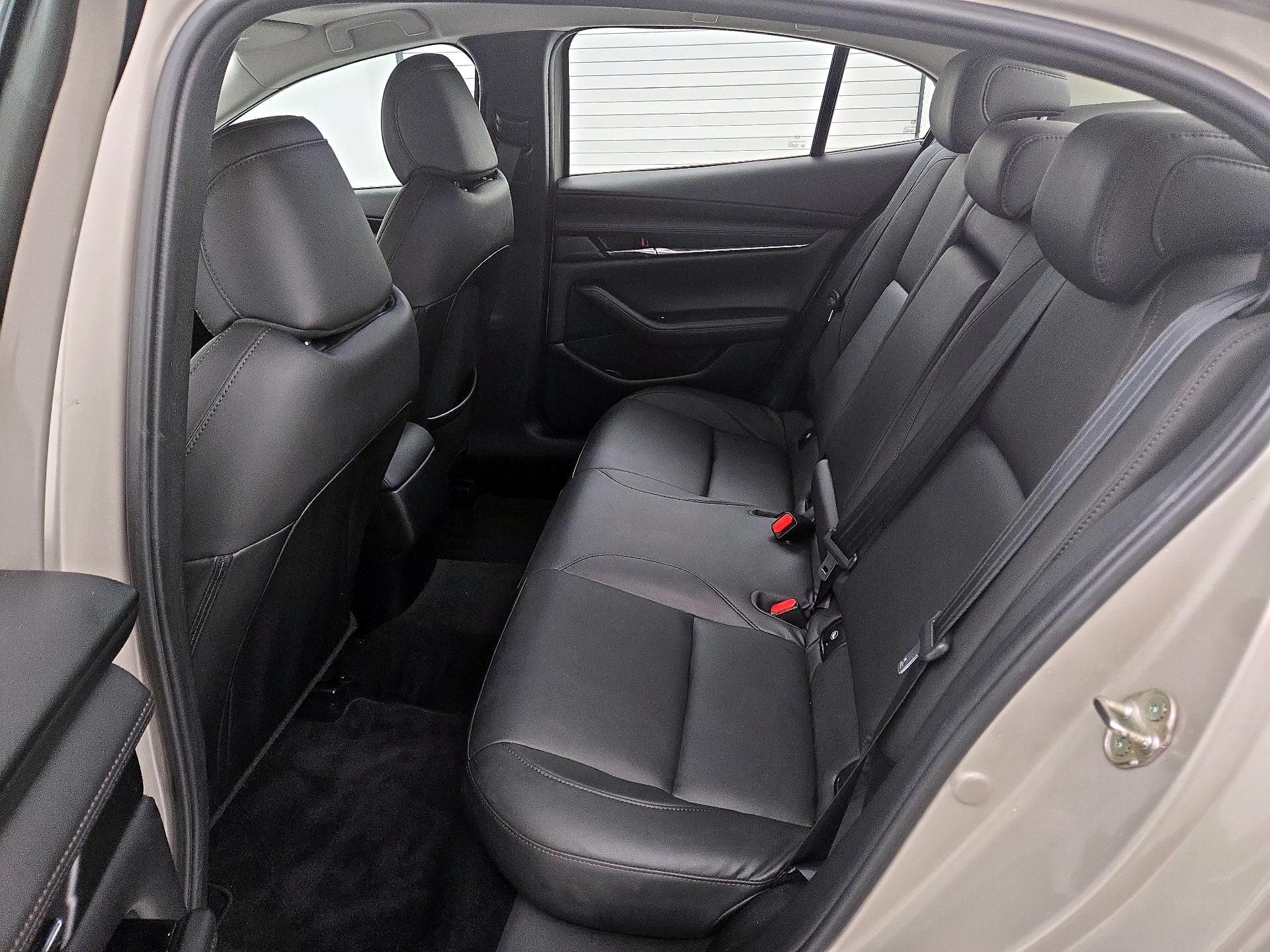 Thumbnail: 2022 Mazda Mazda3 - 18