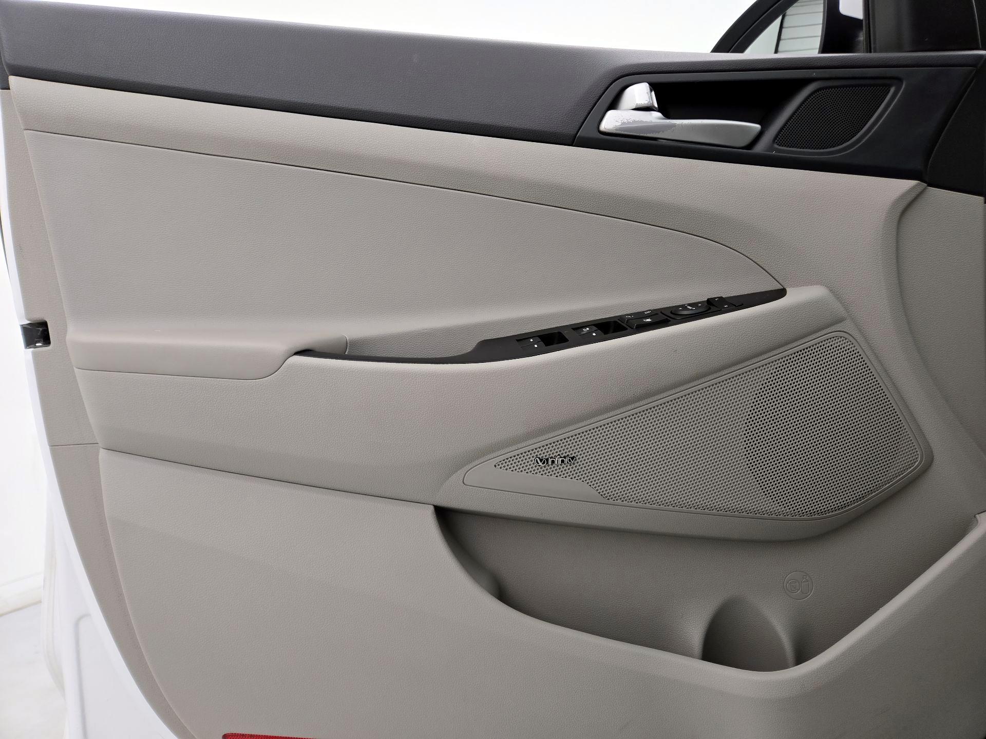 Thumbnail: 2021 Hyundai Tucson - 12