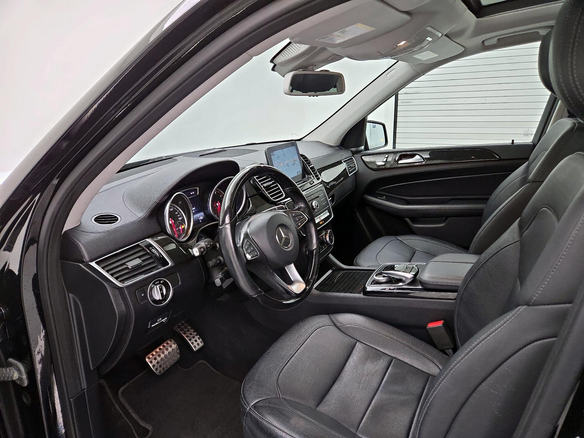 Thumbnail: 2016 Mercedes-Benz GLE - 11