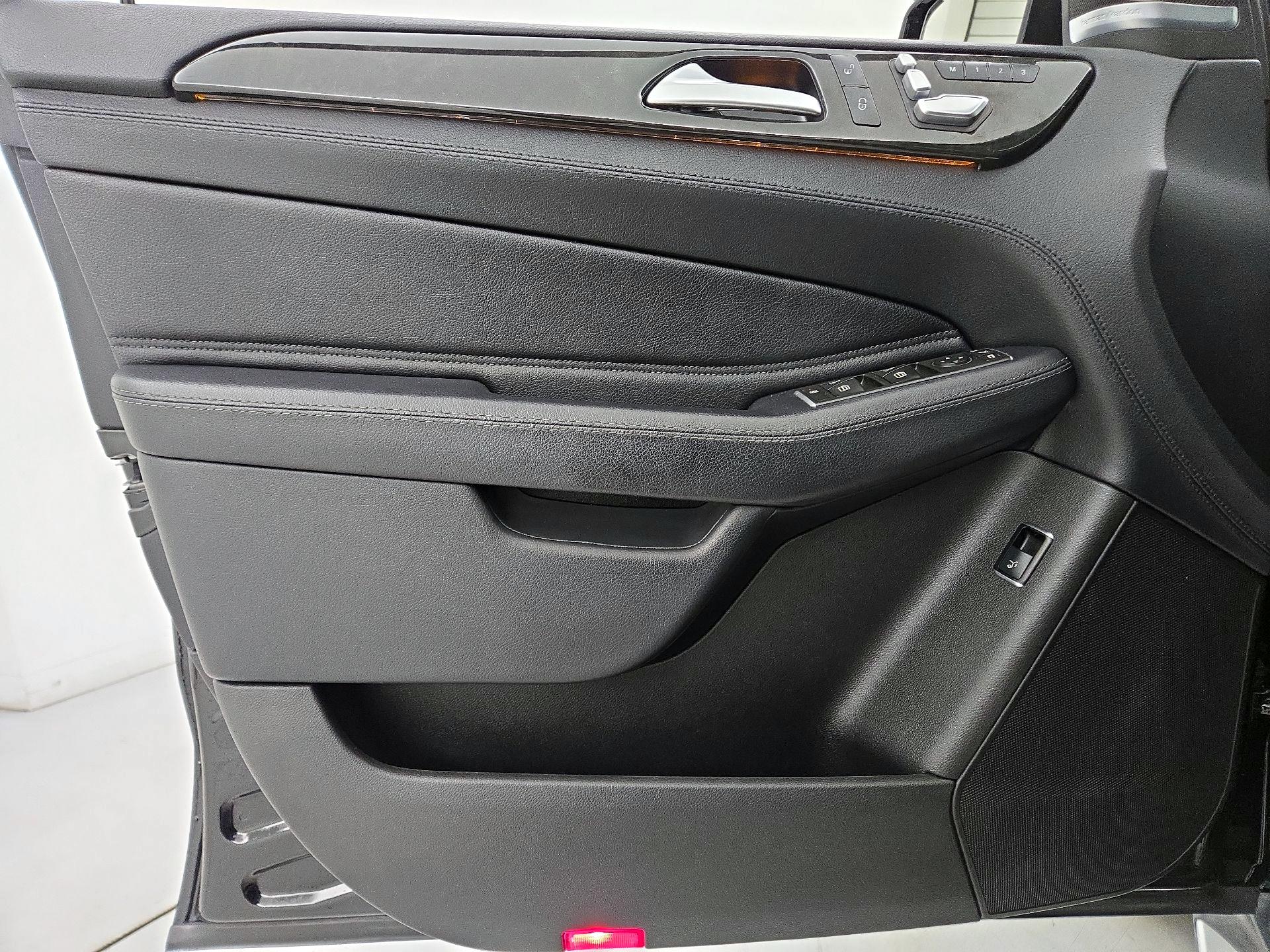 Thumbnail: 2016 Mercedes-Benz GLE - 12