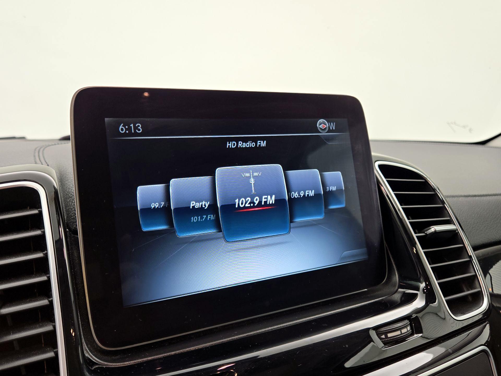 Thumbnail: 2016 Mercedes-Benz GLE - 16