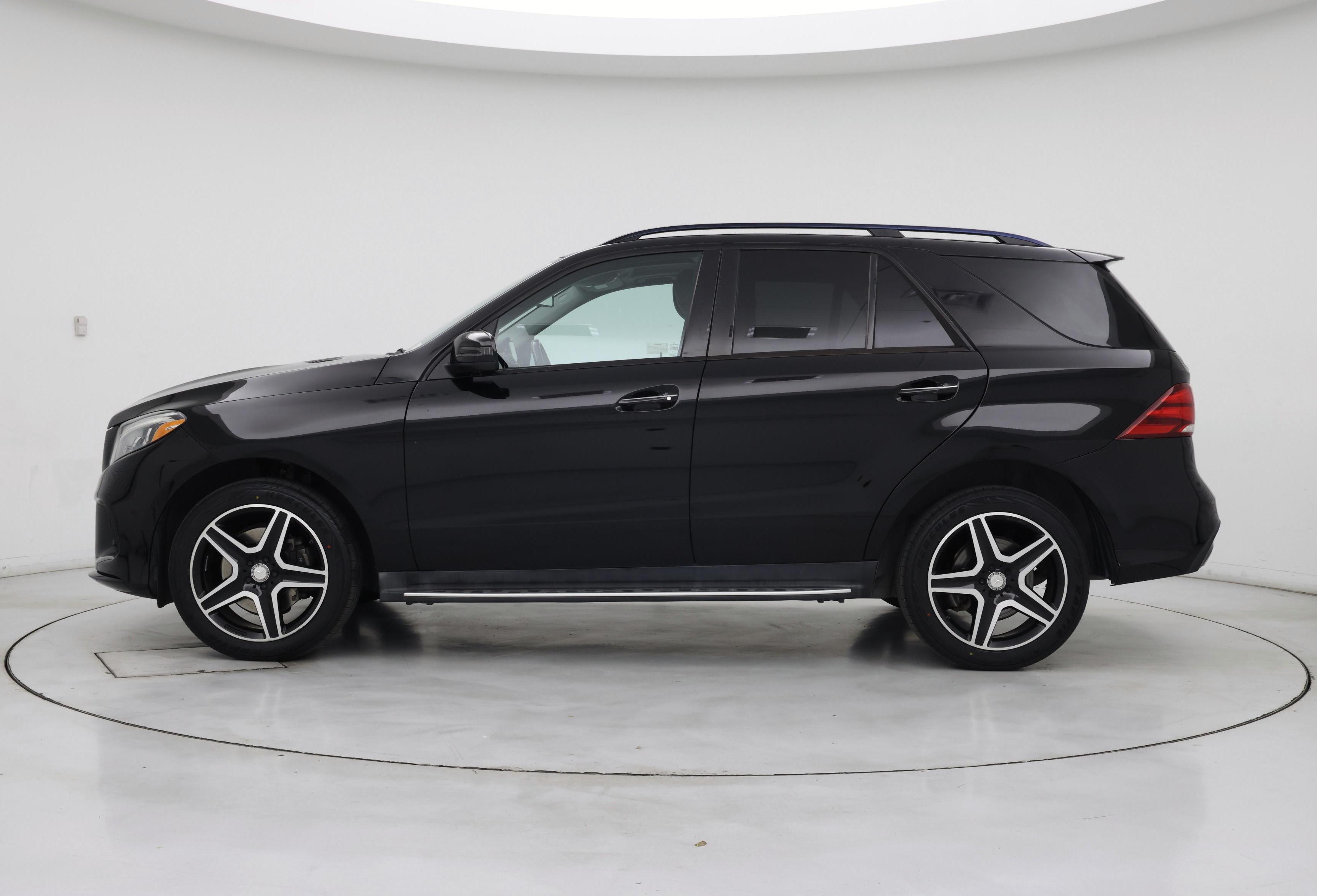 Thumbnail: 2016 Mercedes-Benz GLE - 3