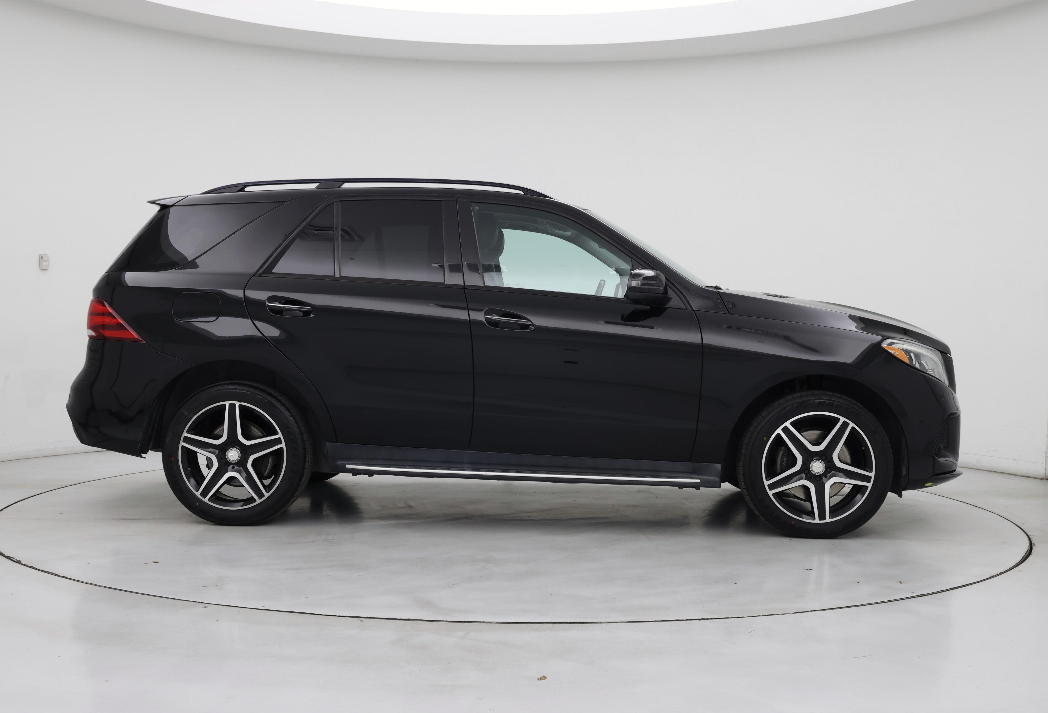Thumbnail: 2016 Mercedes-Benz GLE - 7
