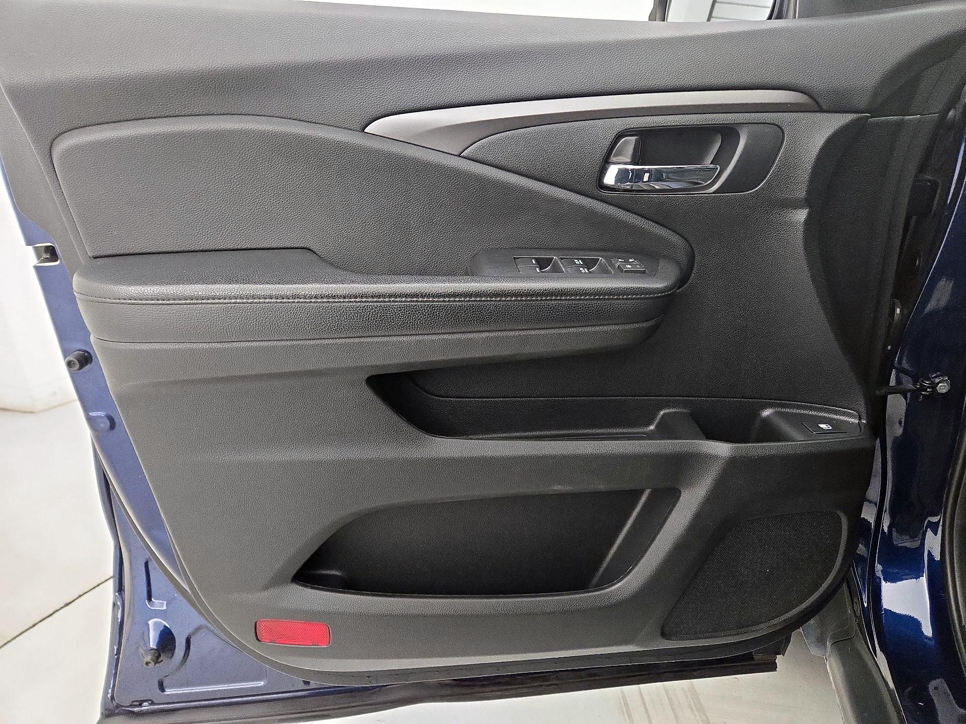 Thumbnail: 2019 Honda Passport - 12