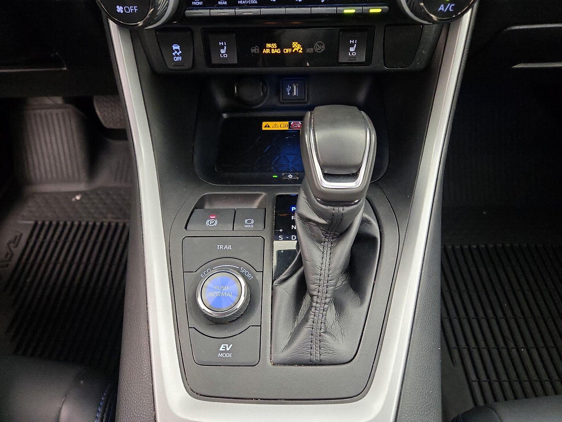 Thumbnail: 2023 Toyota RAV4 - 18