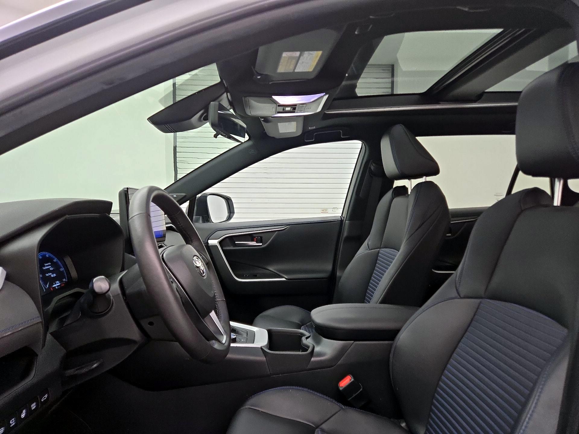 Thumbnail: 2023 Toyota RAV4 - 20